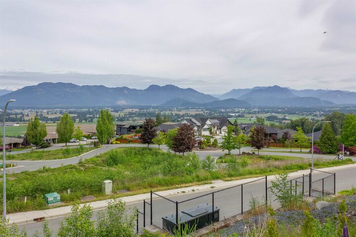 51076 Falls Court 8 — photo 1