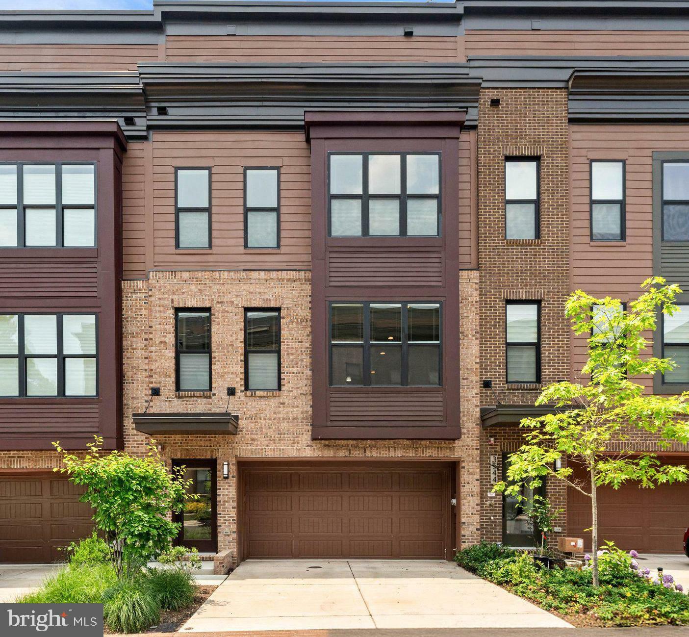 Property Photo:  3546 Sutton Heights Circle  VA 22031 