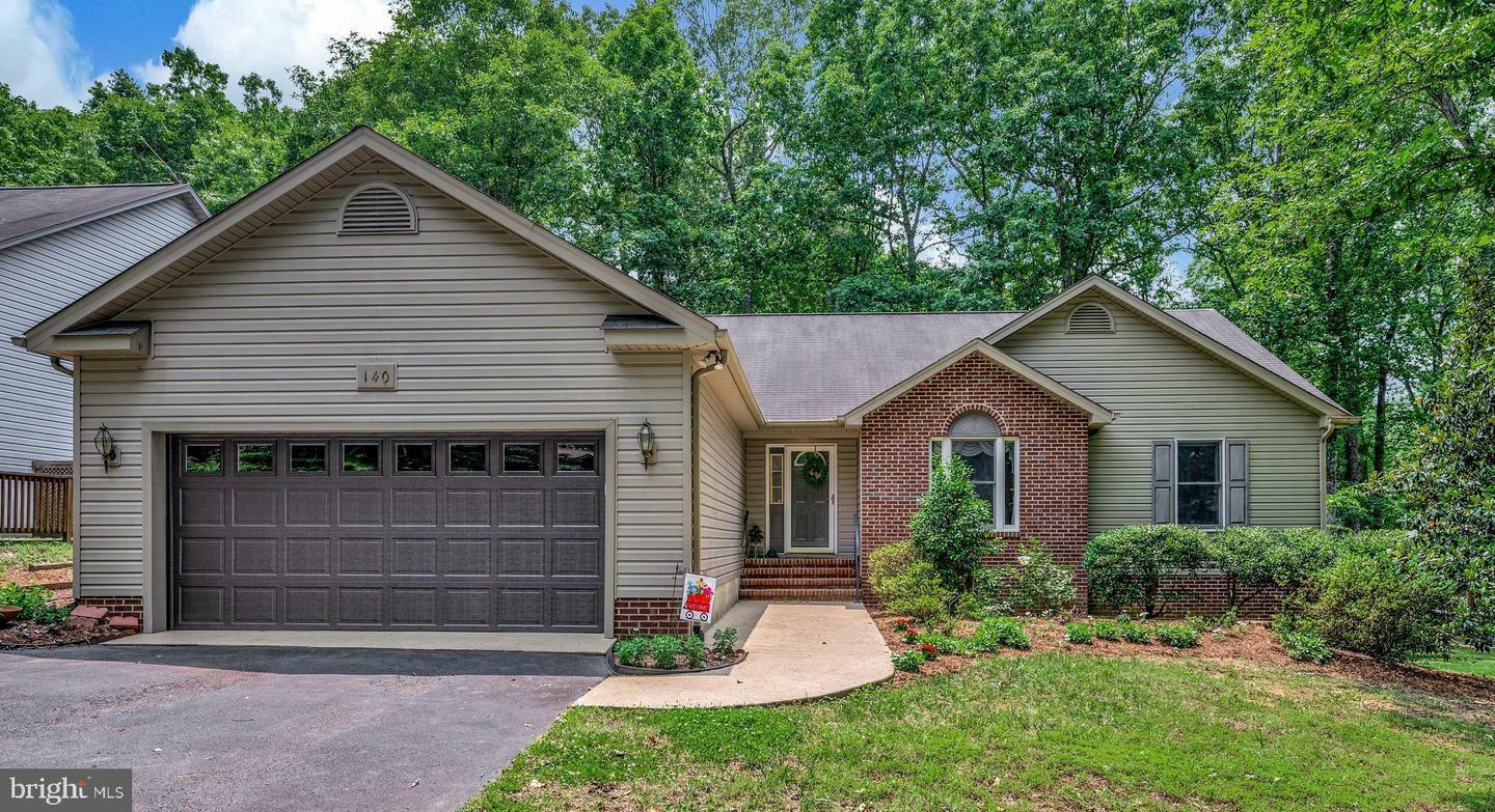 Property Photo: 140 Jefferson Avenue VA 22508