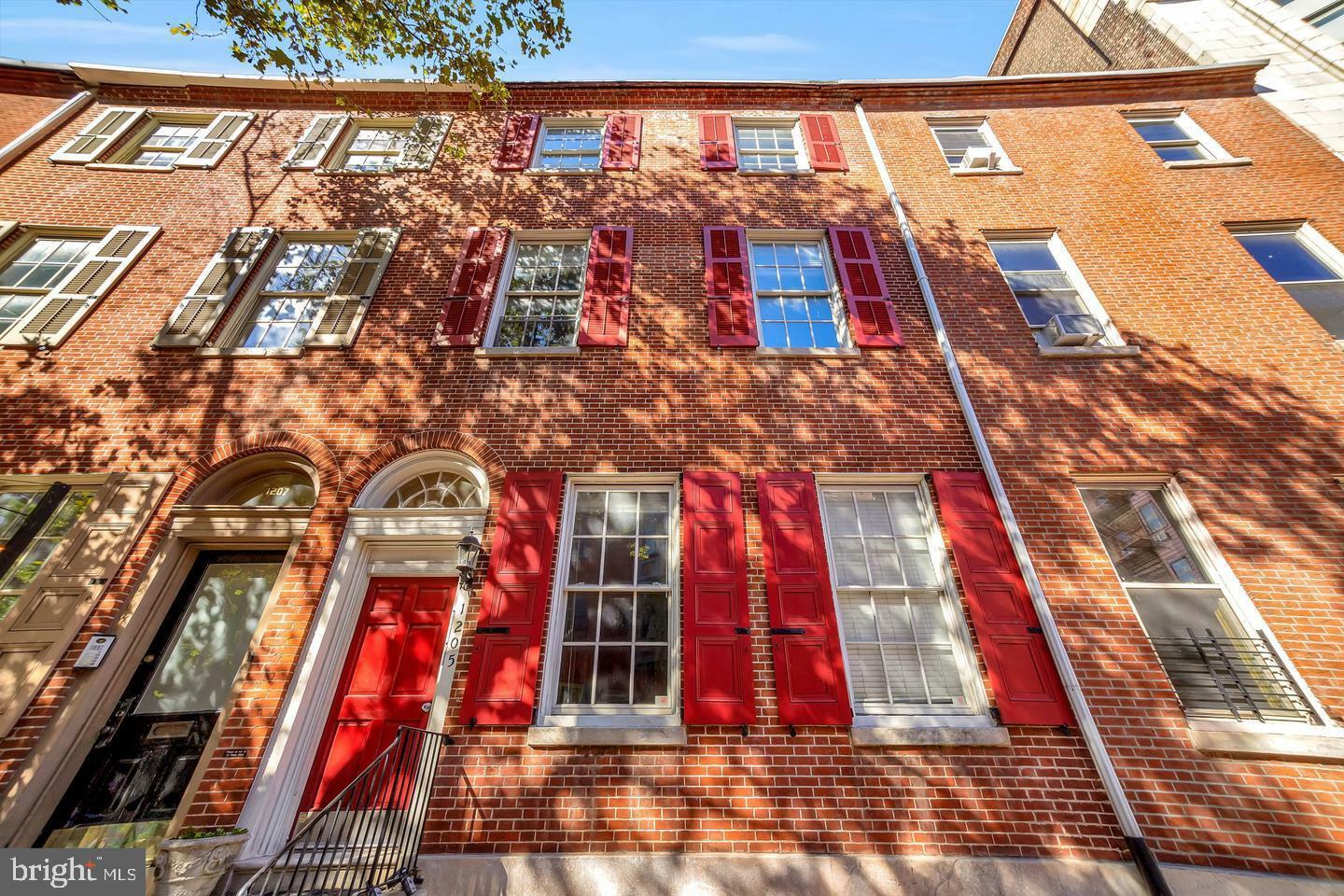 Property Photo: 1205 Spruce Street 4 PA 19107
