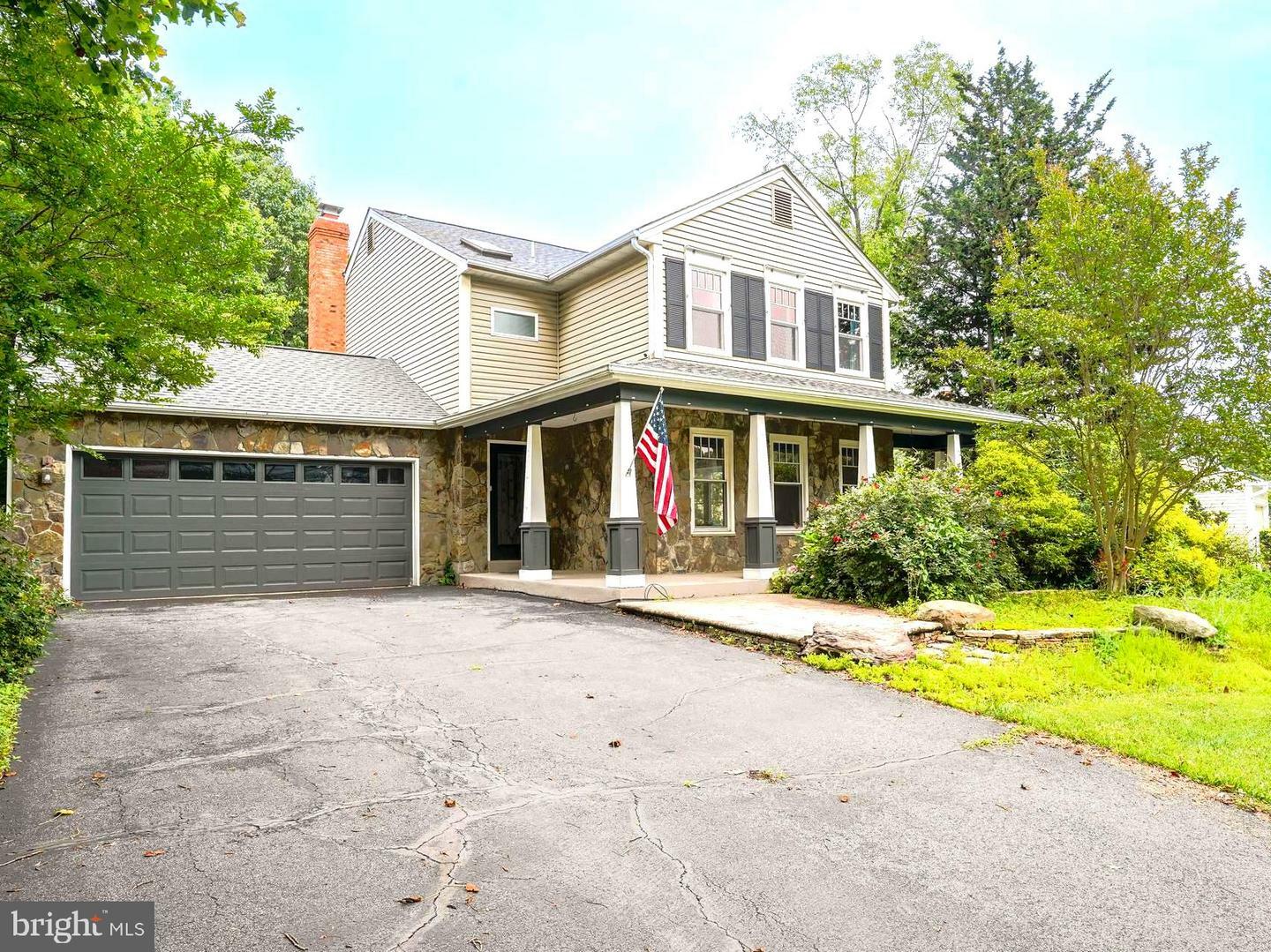 Property Photo: 202 Markwood Drive VA 20165