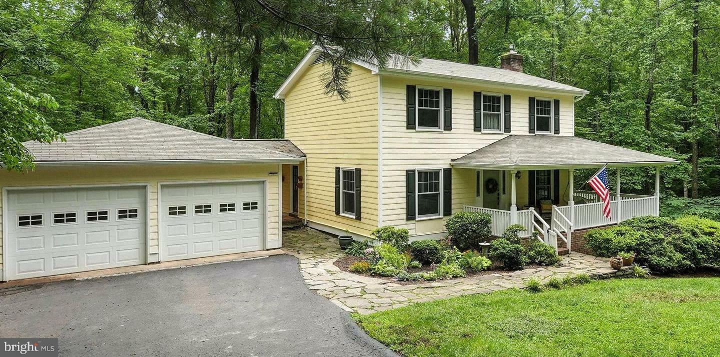 Property Photo: 7193 Hall Tavern Court VA 20112