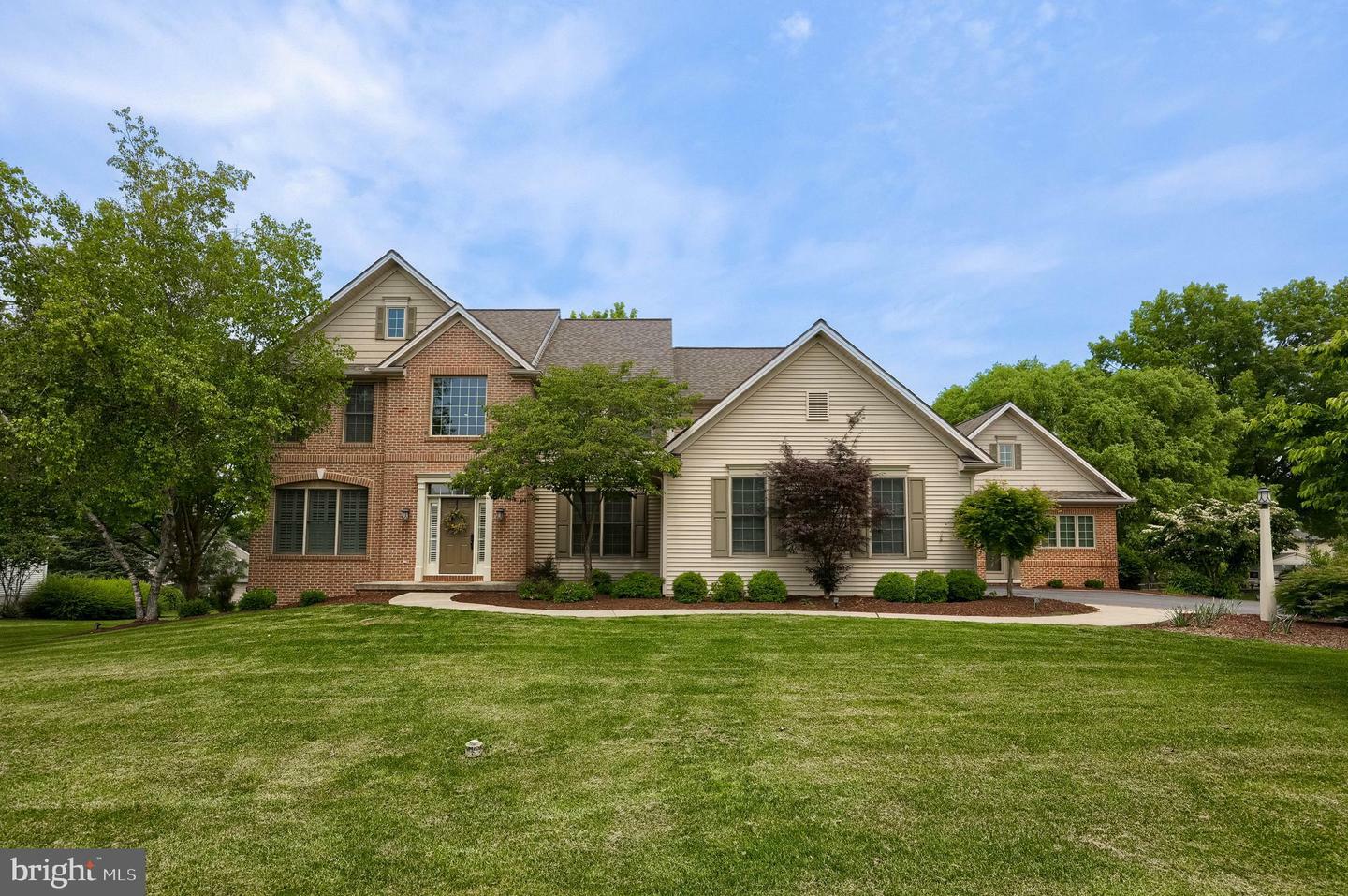 Property Photo: 2149 Colleens Way PA 17601