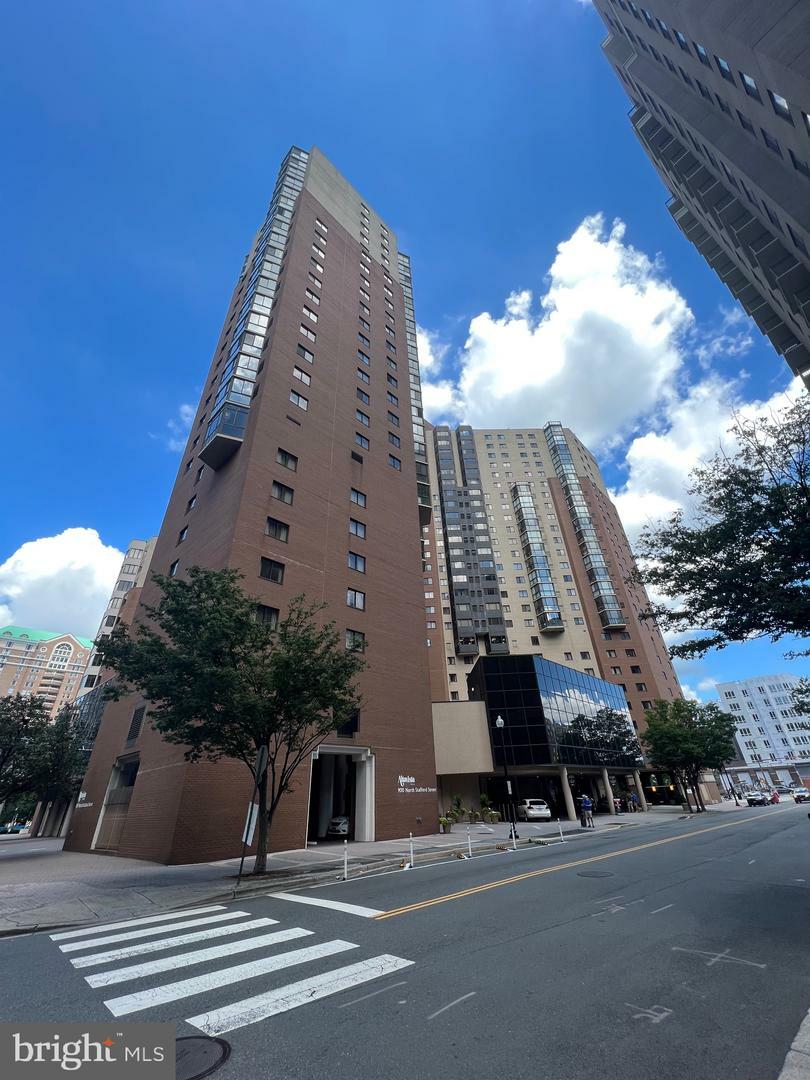 Property Photo: 900 N Stafford Street 1008 VA 22203