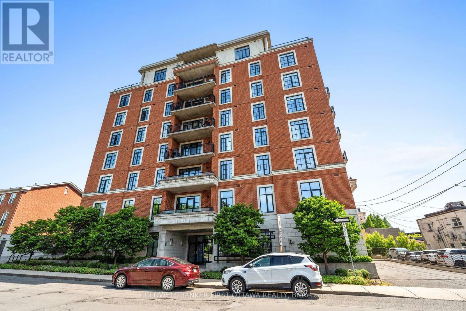Property Photo: 327 Breezehill Avenue South 705 ON K1Y 1R6