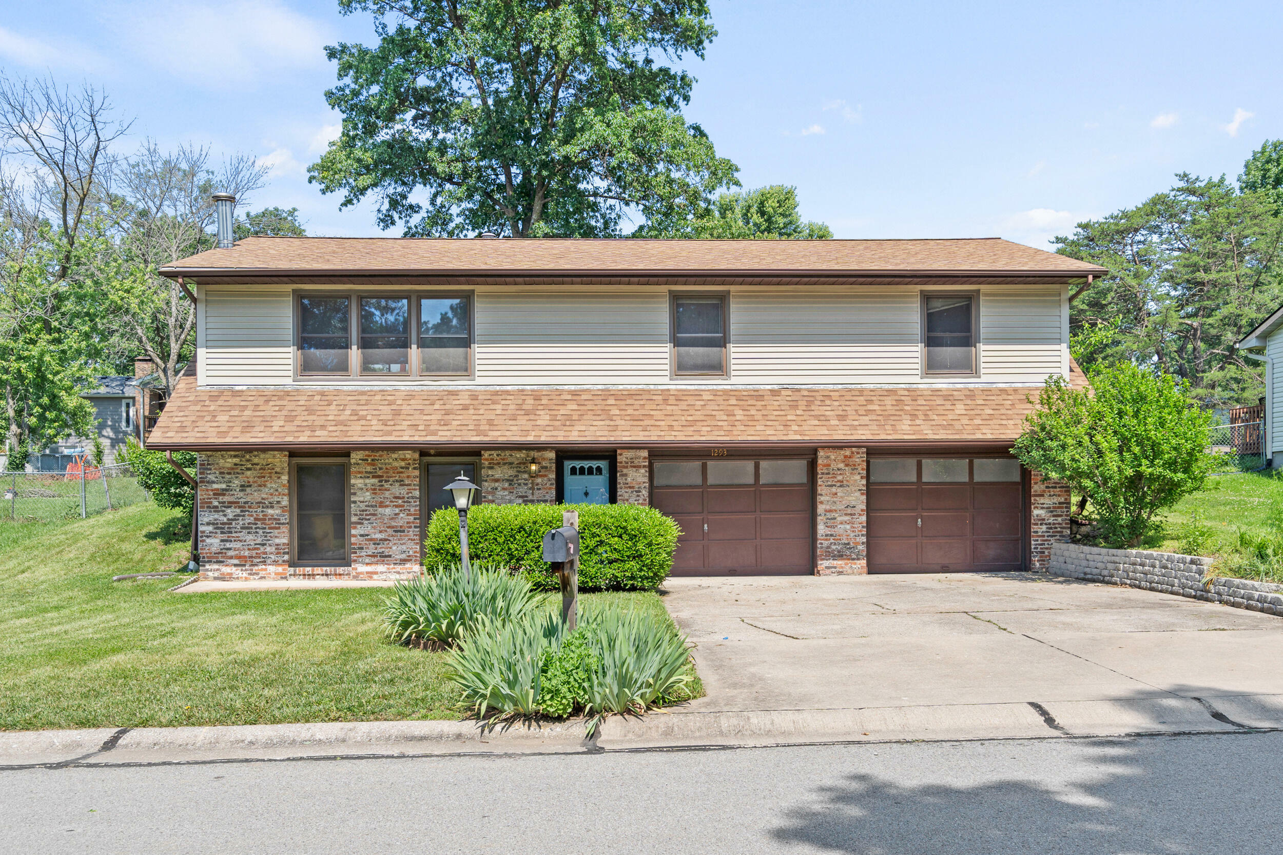 Property Photo: 1293 S Pecos Ave MO 65201