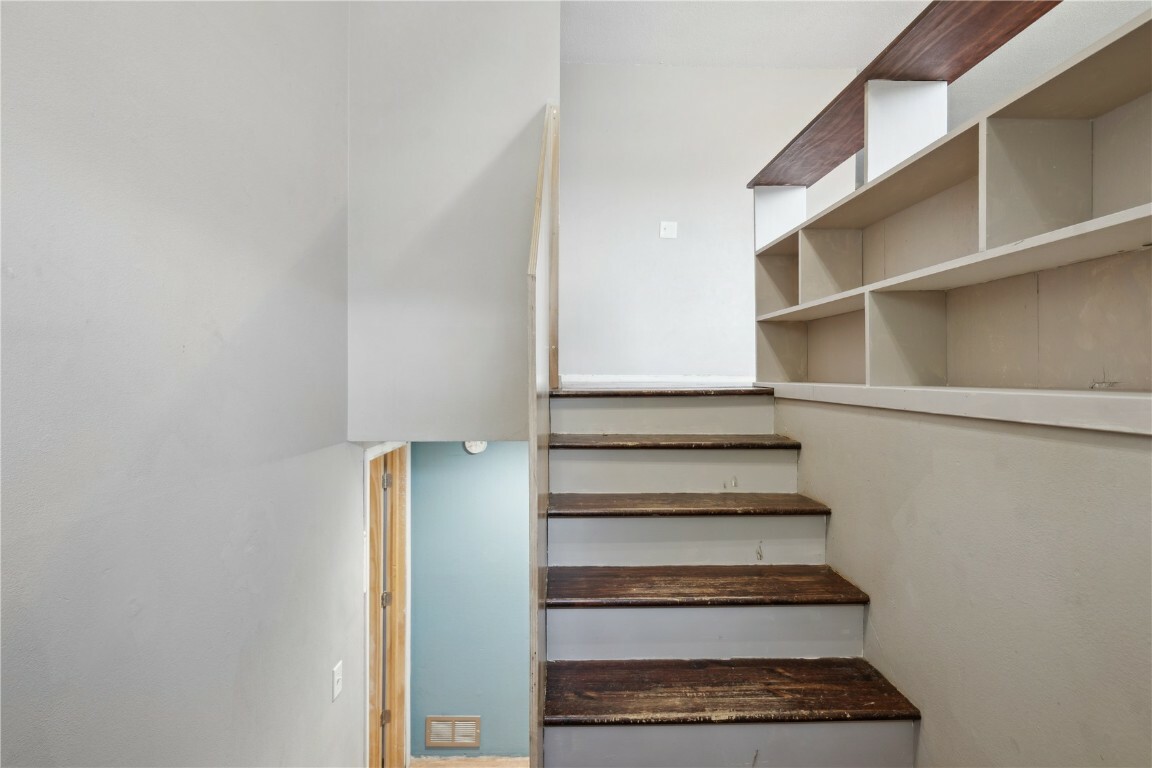 Property Photo: 2323 Nevada Avenue IA 52240