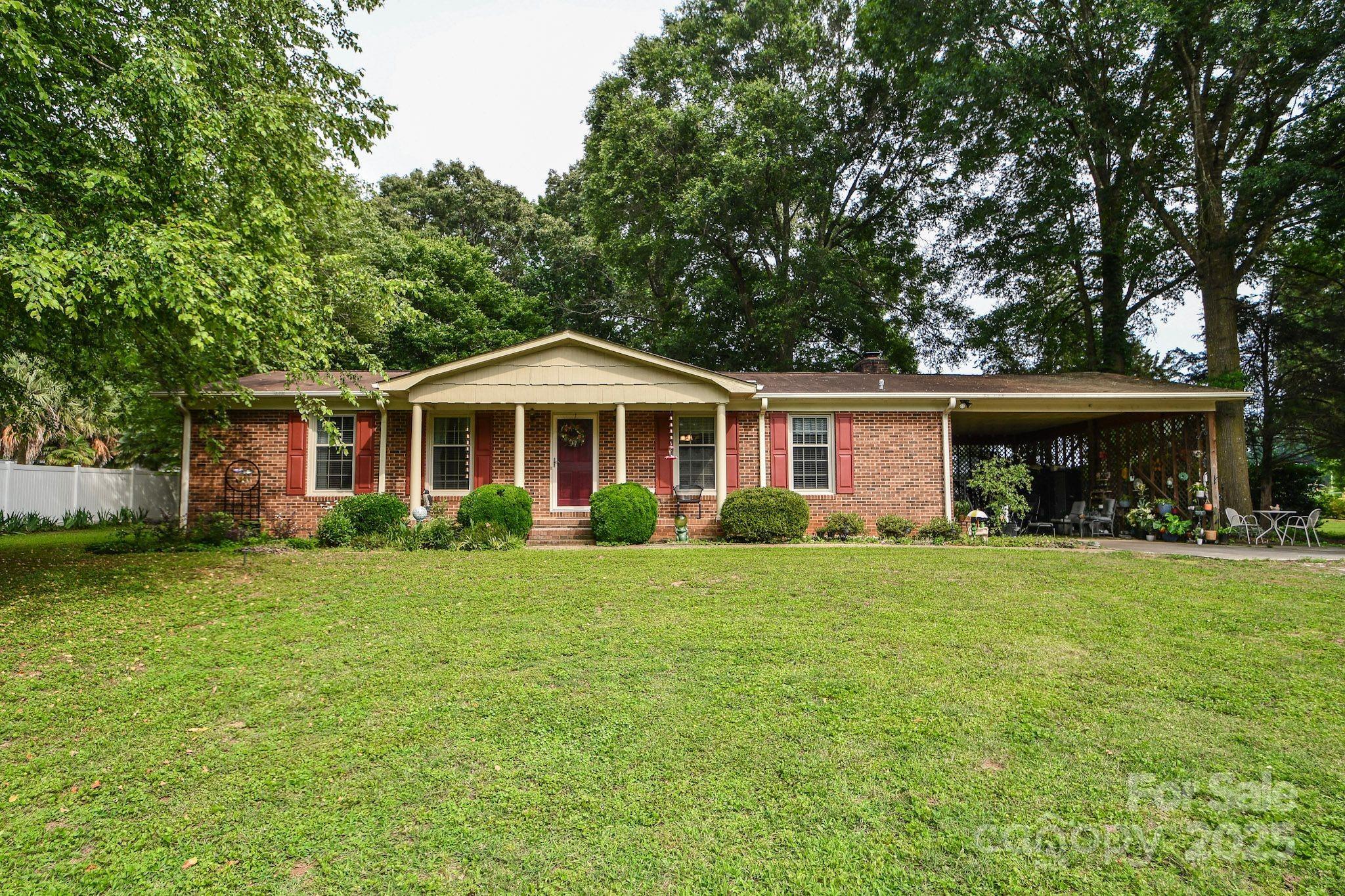 Property Photo: 7518 Surry Lane NC 28079