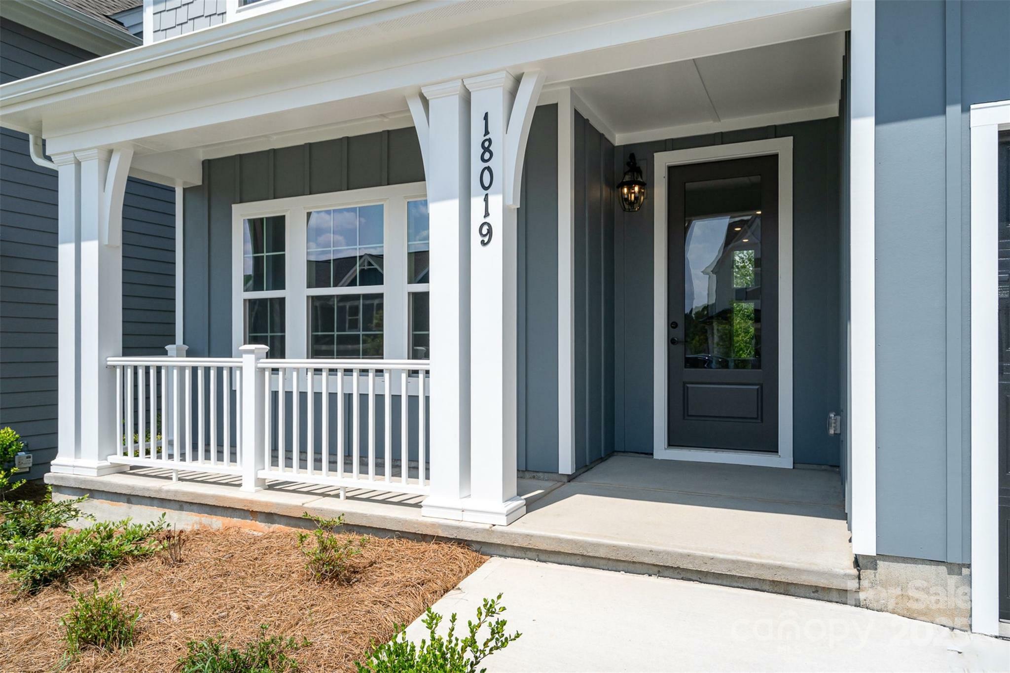 Property Photo: 18019 Wilbanks Drive NC 28278