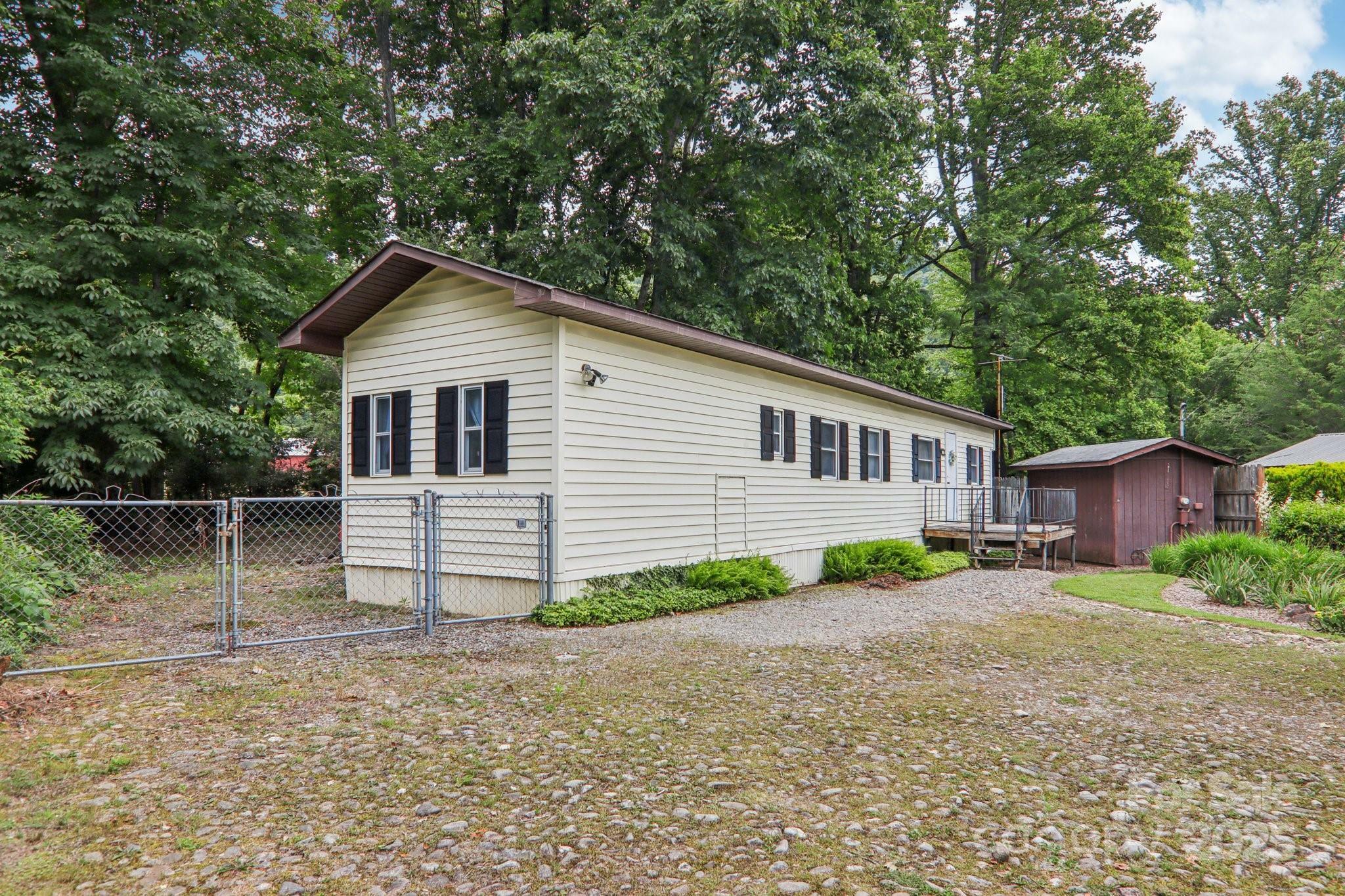 Property Photo: 68 Cornwell Drive NC 28786