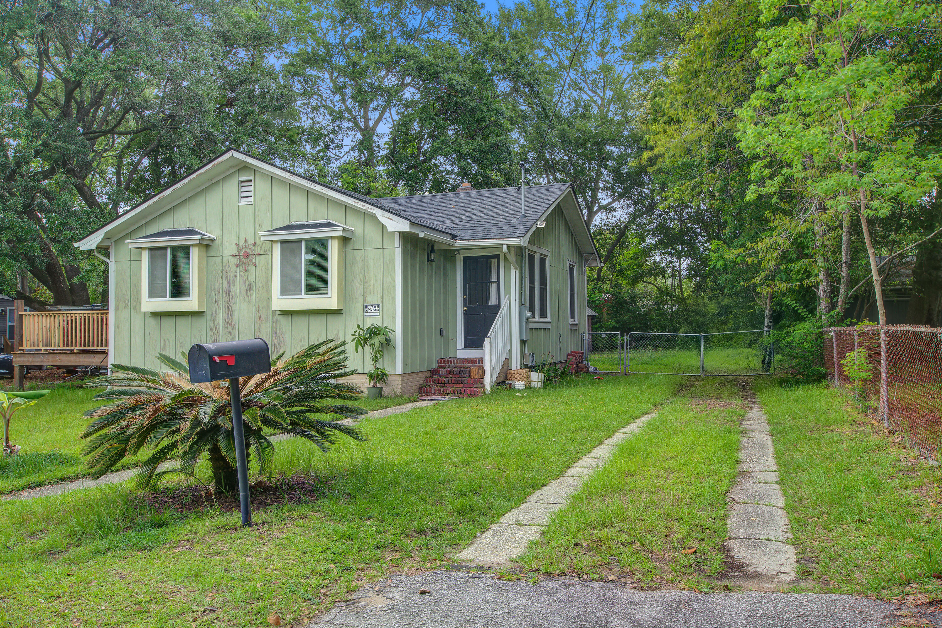 Property Photo:  2702 Decatur Street  SC 29405 
