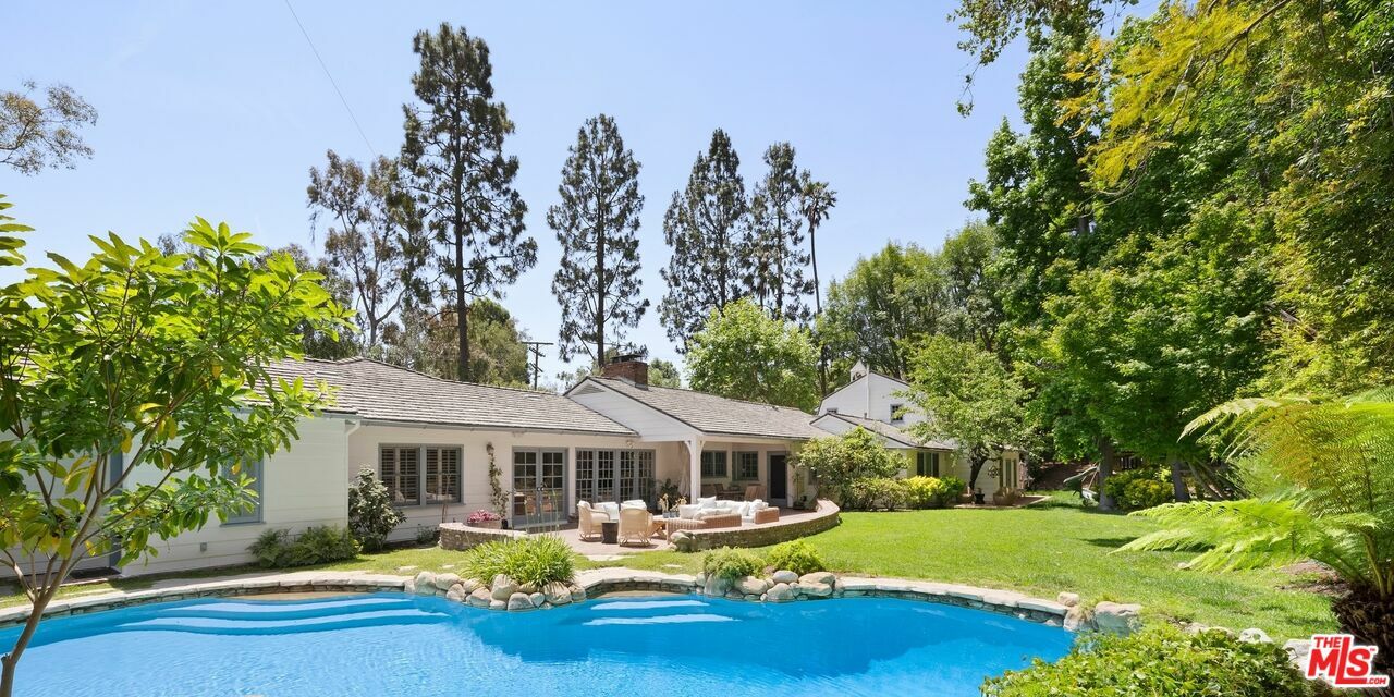 Property Photo: 1716 Westridge Rd CA 90049