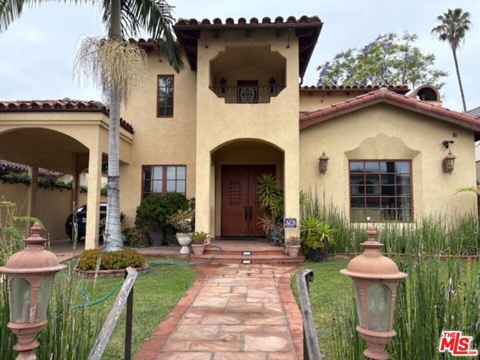 Property Photo: 345 S Palm Dr CA 90212