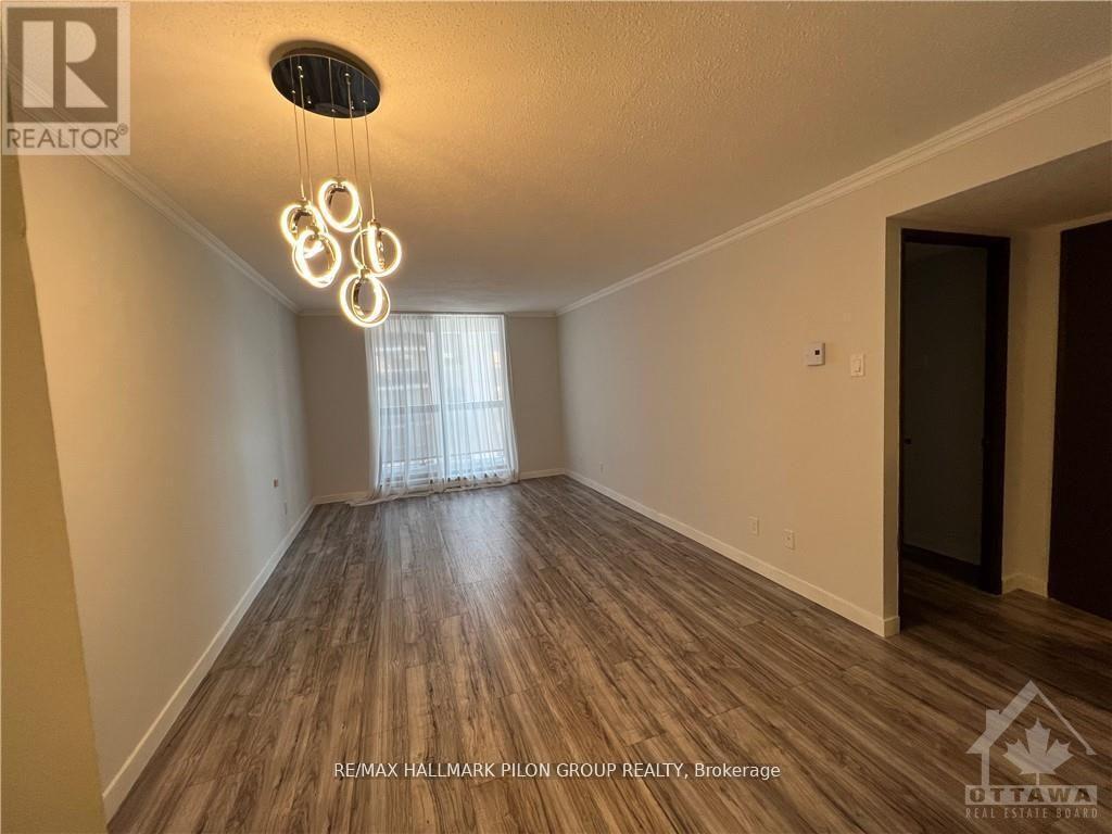 Property Photo: 475 Laurier Avenue West 1504 ON K1R 7X1