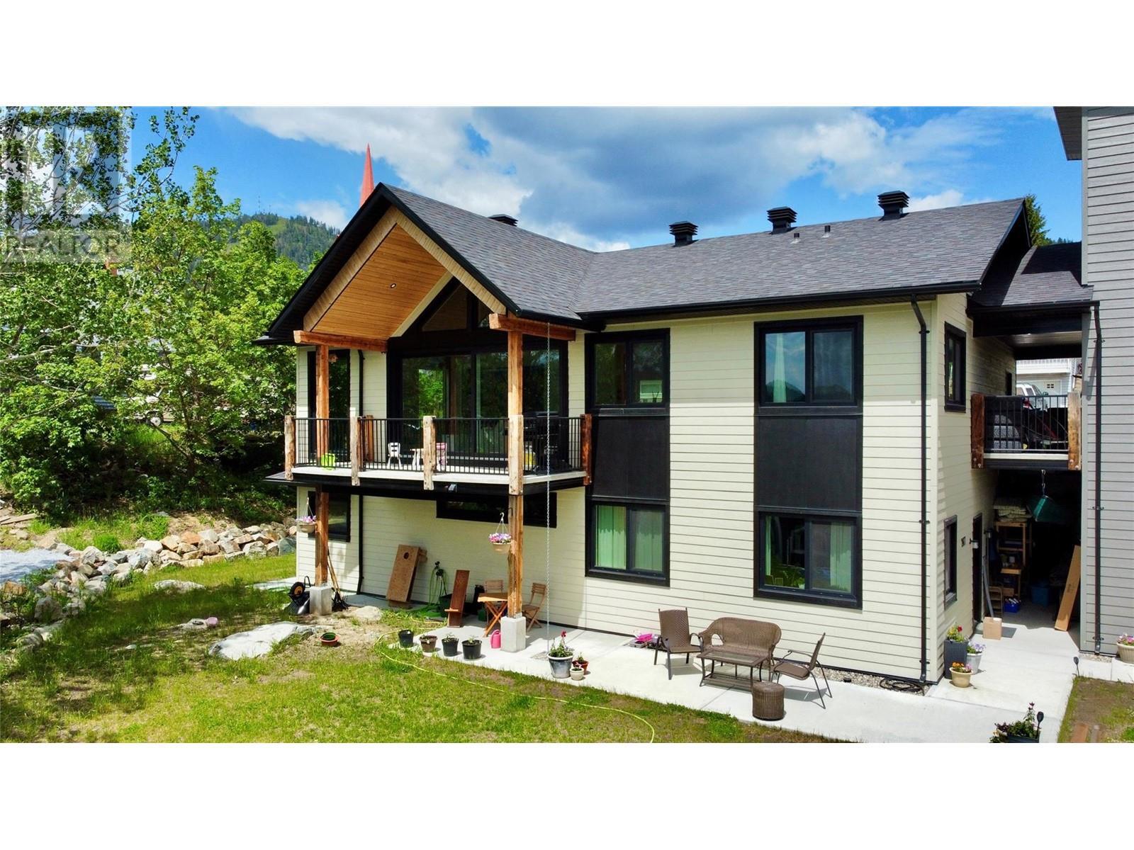 Property Photo: 2075 St Paul Street BC V0G 1Y0