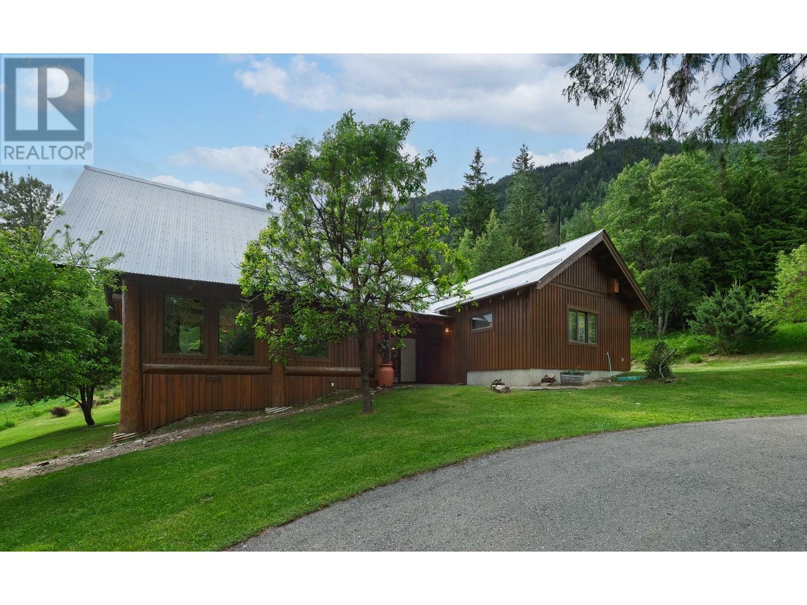 Photo de la propriété: 16749 Crawford Creek Road BC V0B 1E0