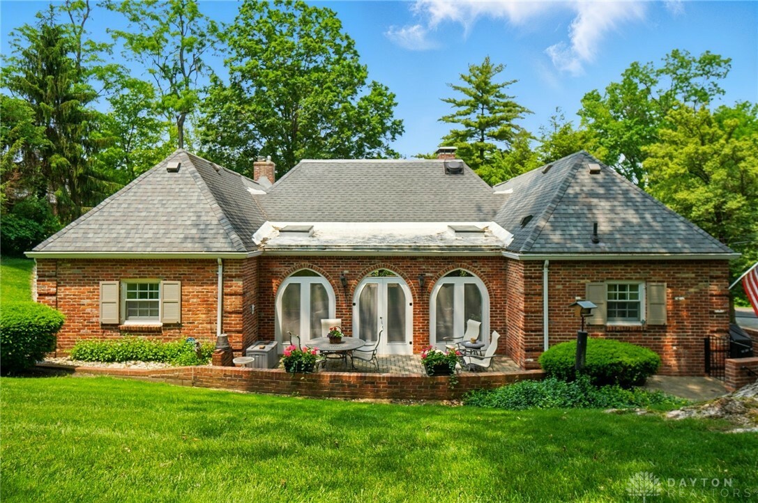 Property Photo: 505 W Home Road OH 45504