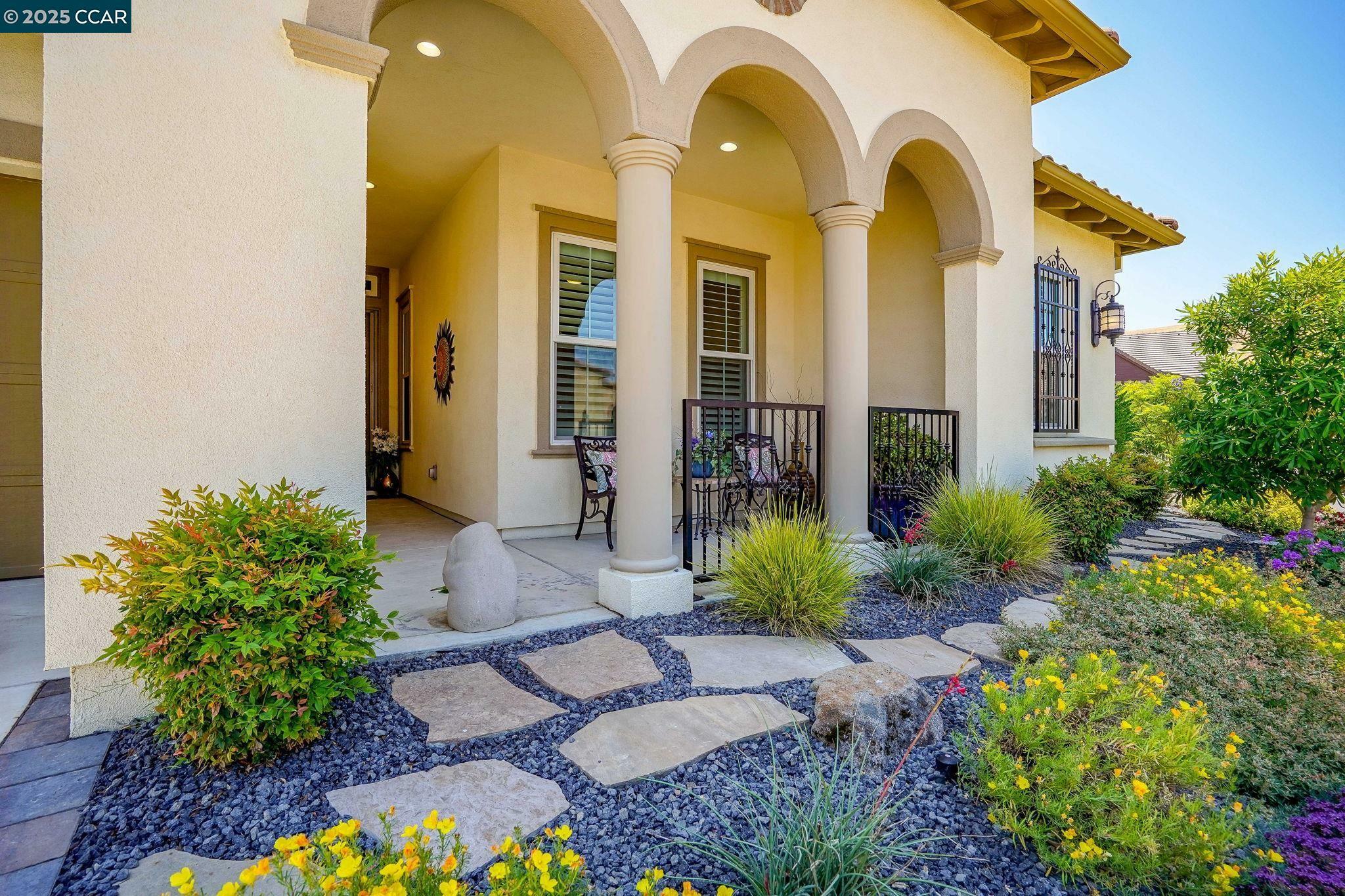 Property Photo: 2118 Solera St CA 94513