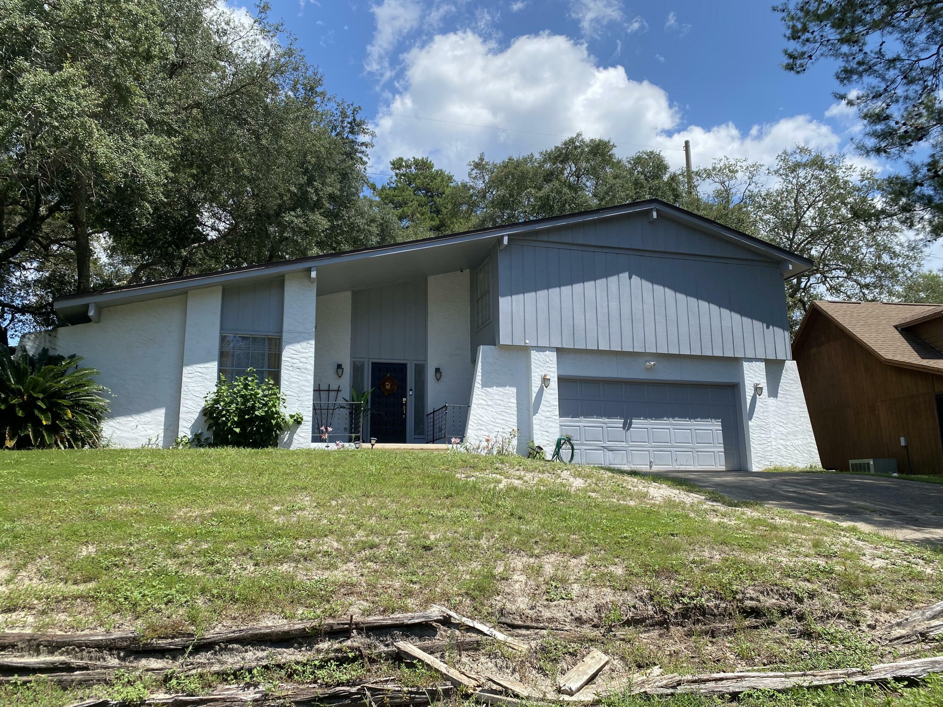 Property Photo: 2461 Duncan Drive FL 32578
