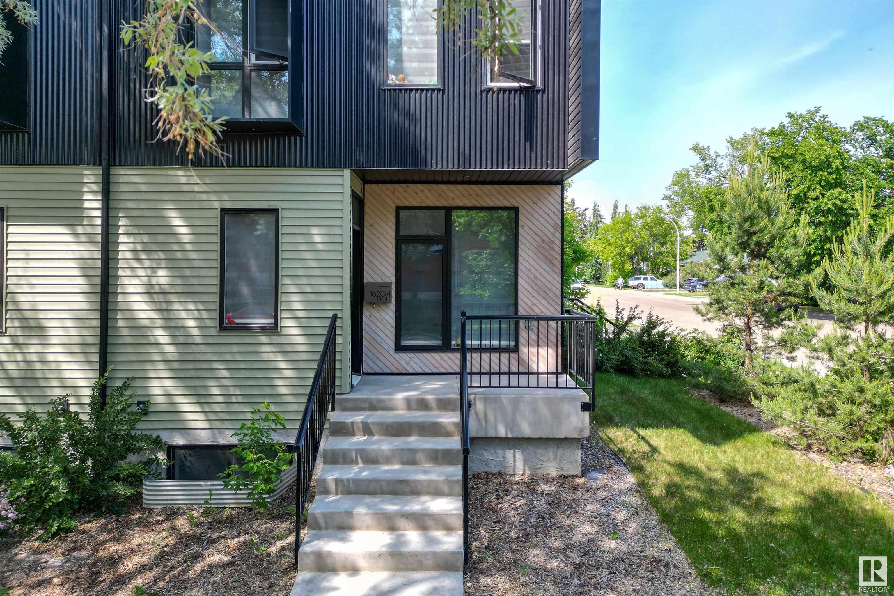 Property Photo: 16204 102 Avenue NW AB T5P 0N6