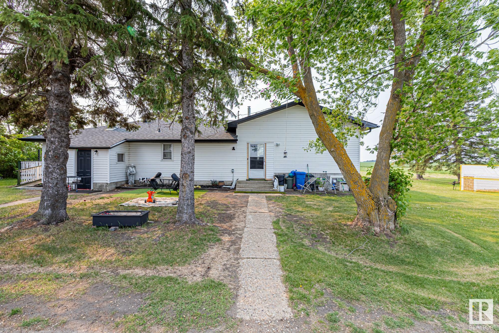 Property Photo: 25218 Sh 651 AB T0G 1L2