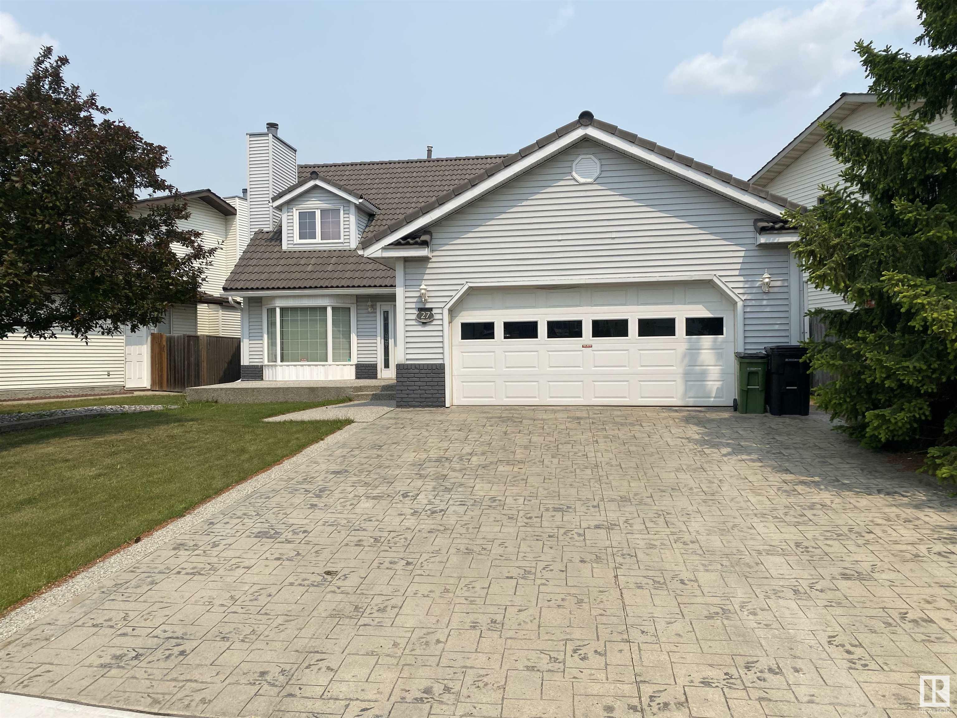 Property Photo: 27 Castle Keep Keep NW AB T5X 5K6