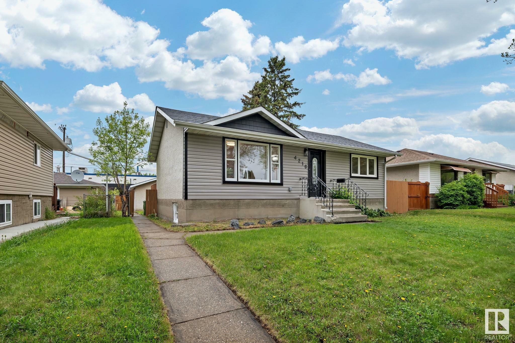 Property Photo:  4218 117 Avenue NW  AB T5W 0Y4 
