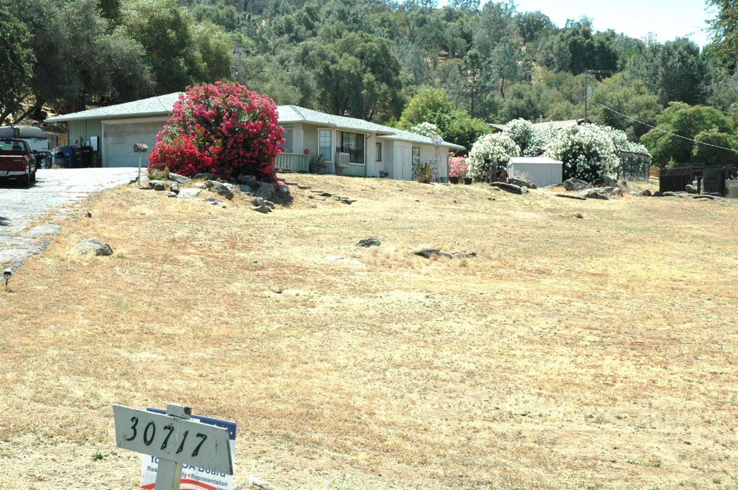 Property Photo: 30717 Seminole Drive CA 93614