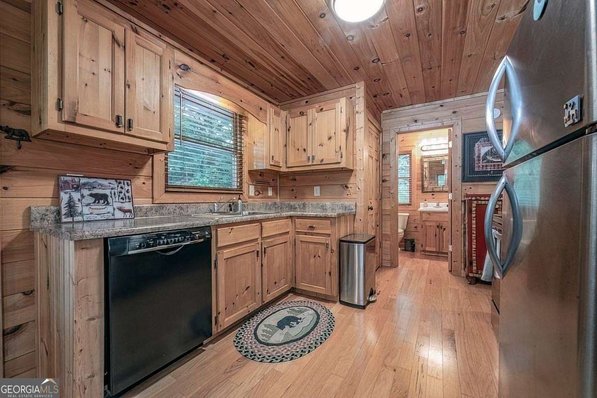Property Photo: 9 Dean Court GA 30513
