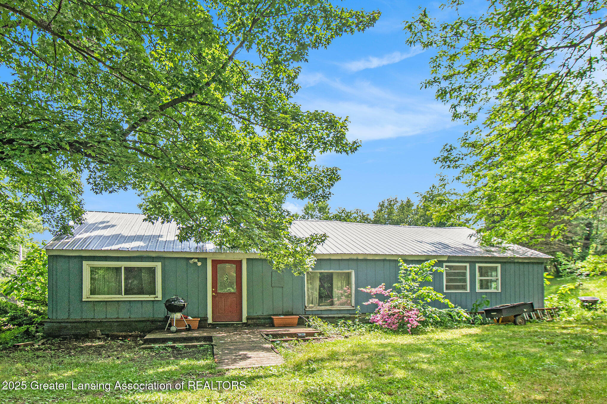 Property Photo: 3770 E Frost Road MI 48892