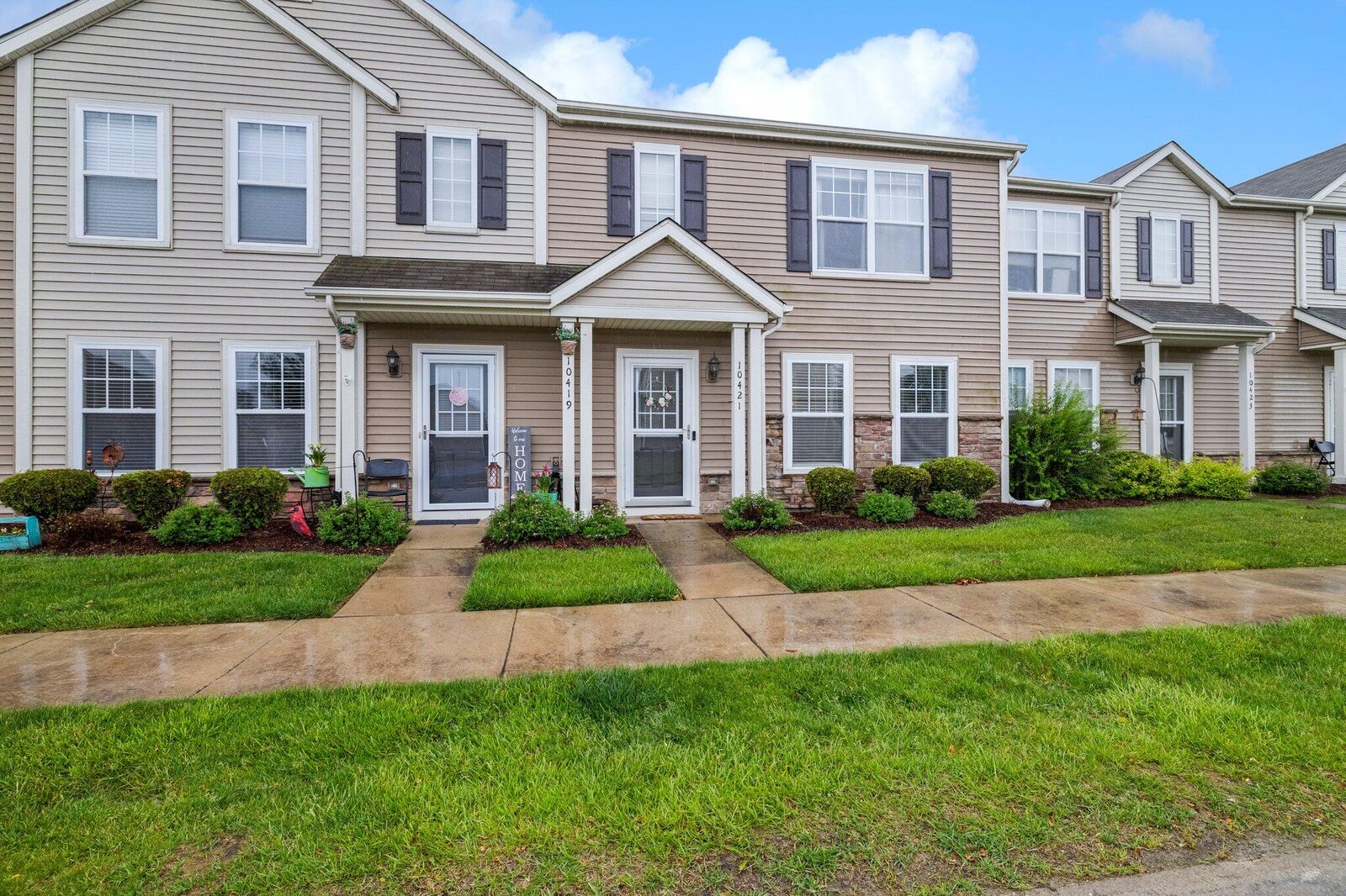 Property Photo: 10421 Paramount Way IN 46303