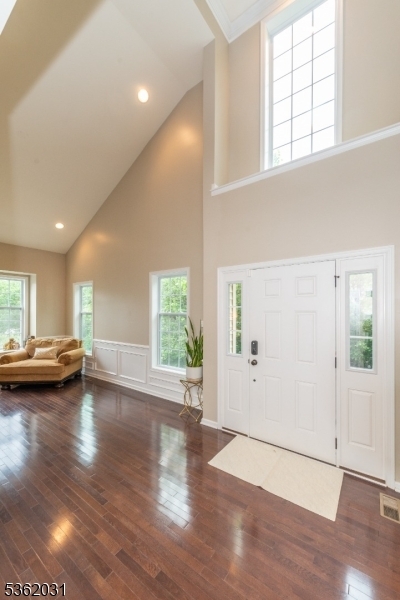 Property Photo:  37 Canterbury Ct  NJ 07828 