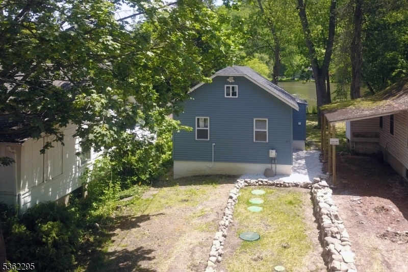 Property Photo:  37 Lakeview Ter  NJ 07436 