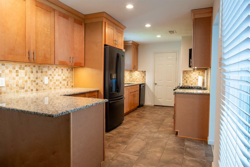 Property Photo: 217 Wellwood Lane TX 77304