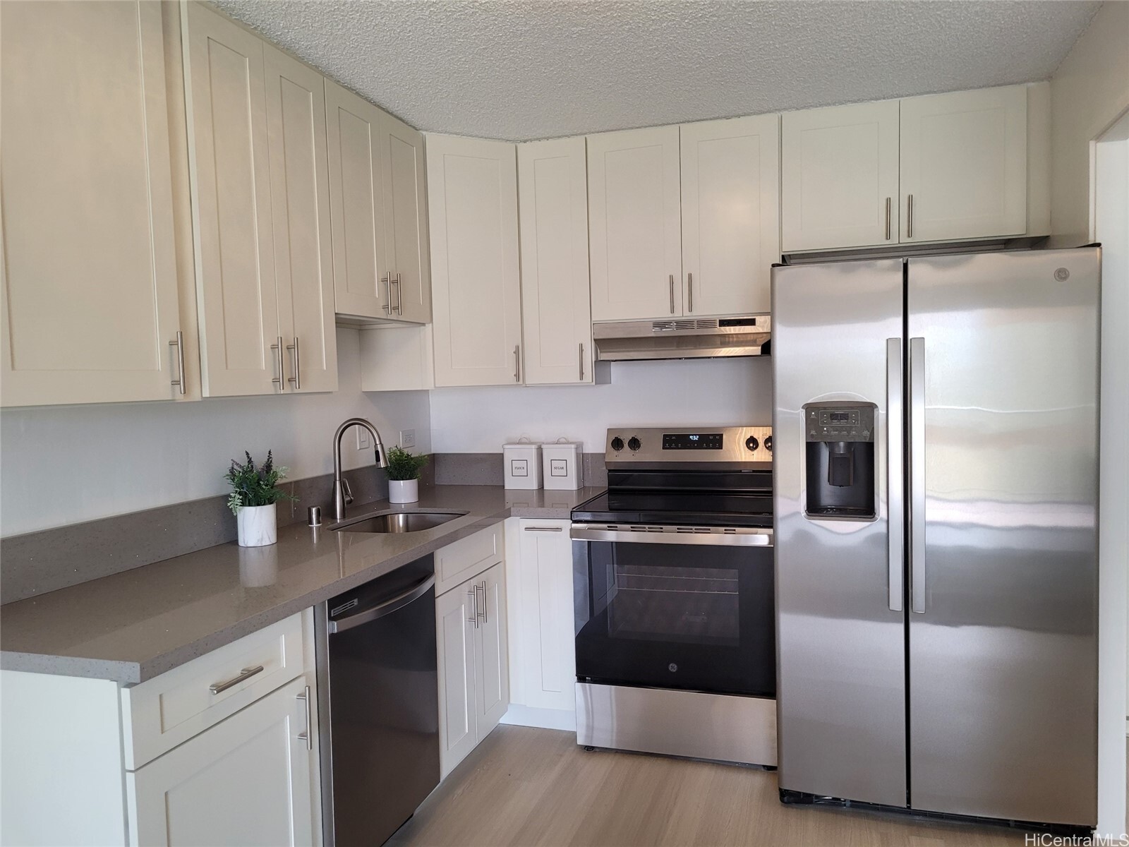 Property Photo:  909 Ala Lilikoi Street 505  HI 96818 