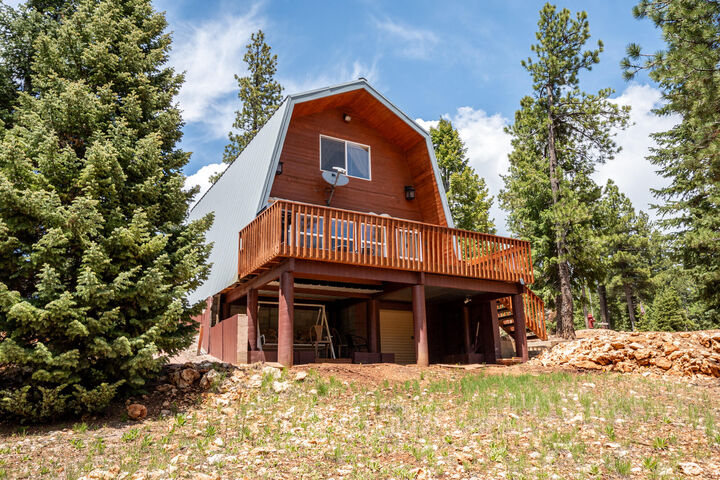 Property Photo: 350 E Forest Dr UT 84762