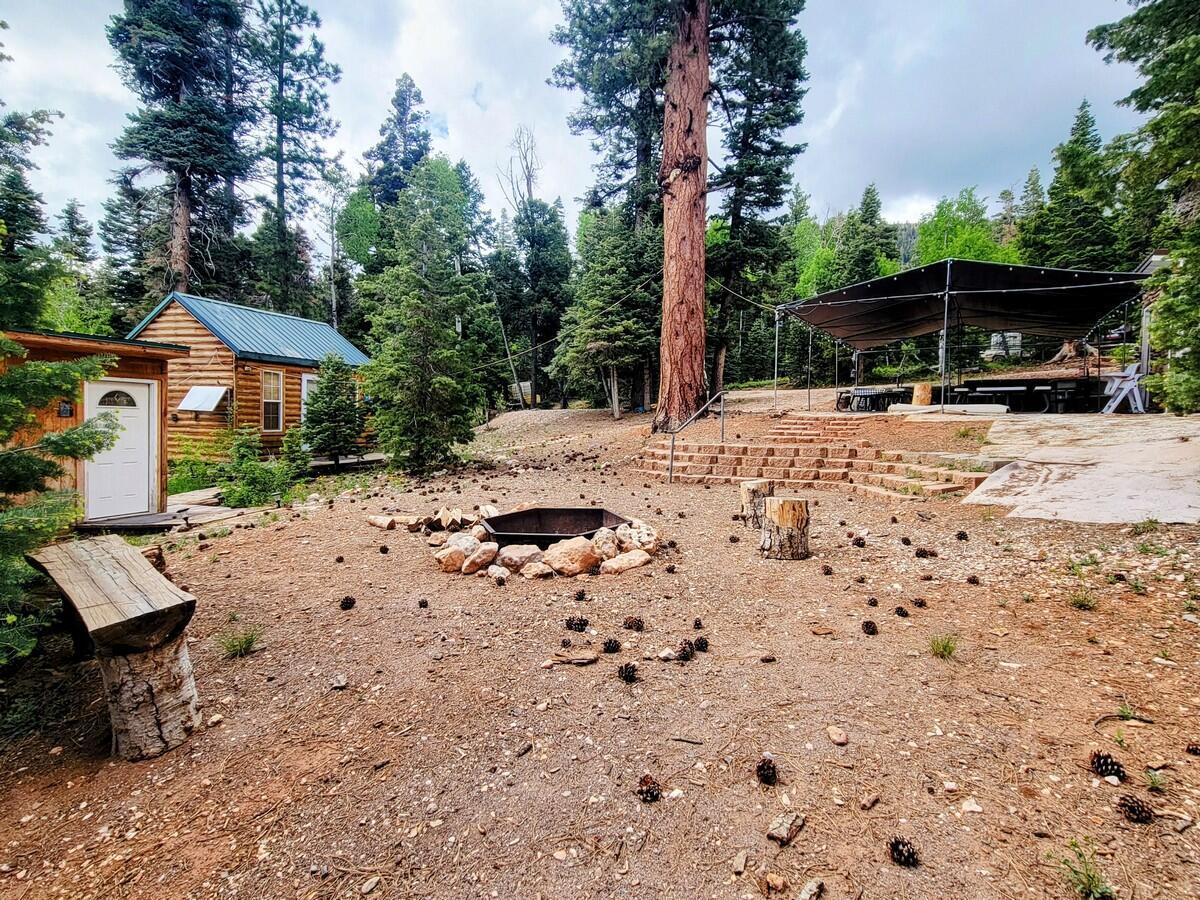 Property Photo: 5470 W Berry Loop UT 84762