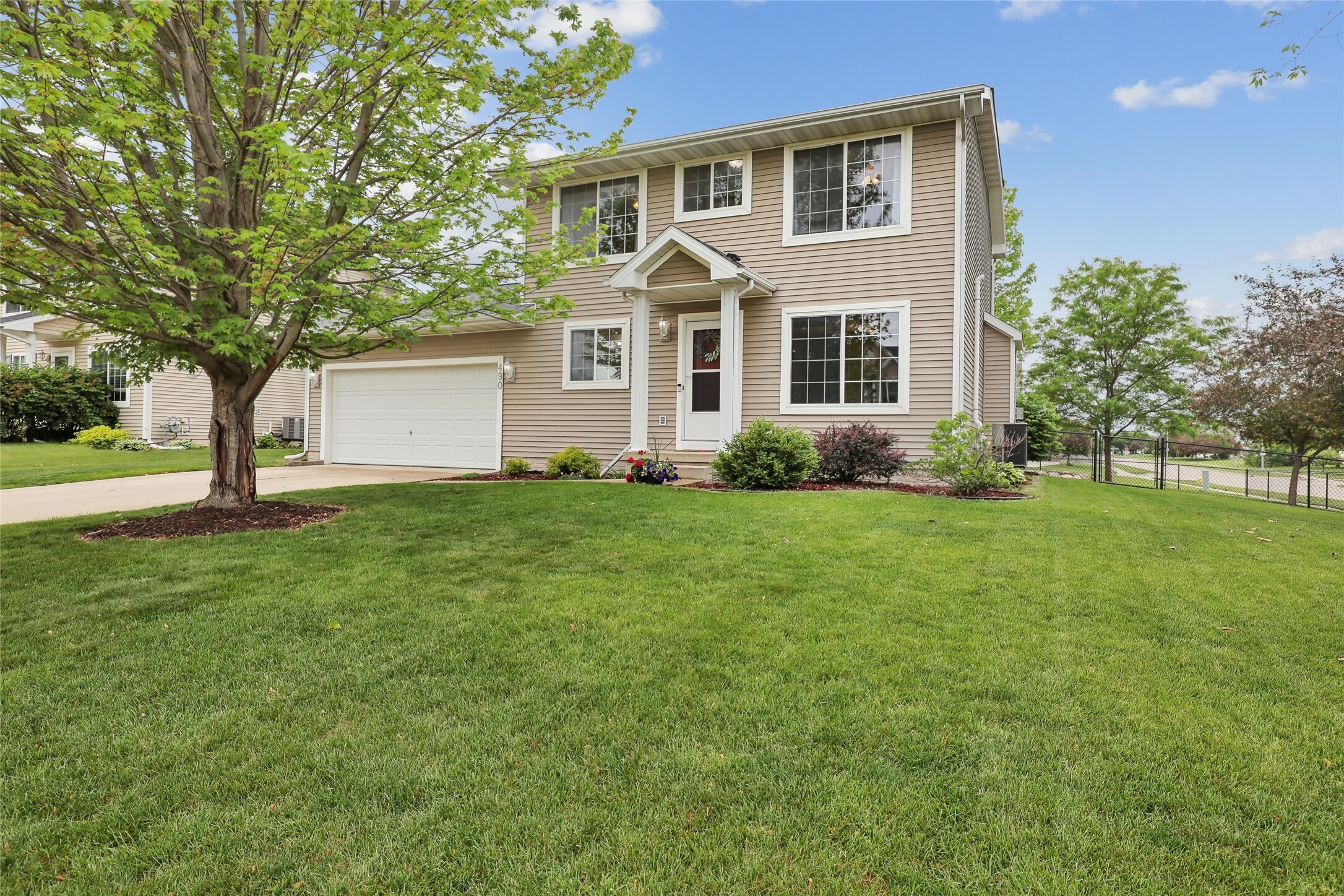 Property Photo:  490 SE Carefree Lane  IA 50263 