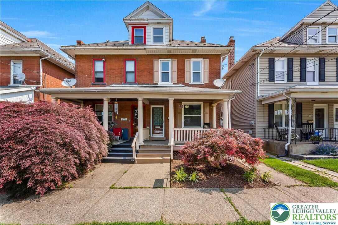 Property Photo:  419 Woodlawn Avenue  PA 18018 
