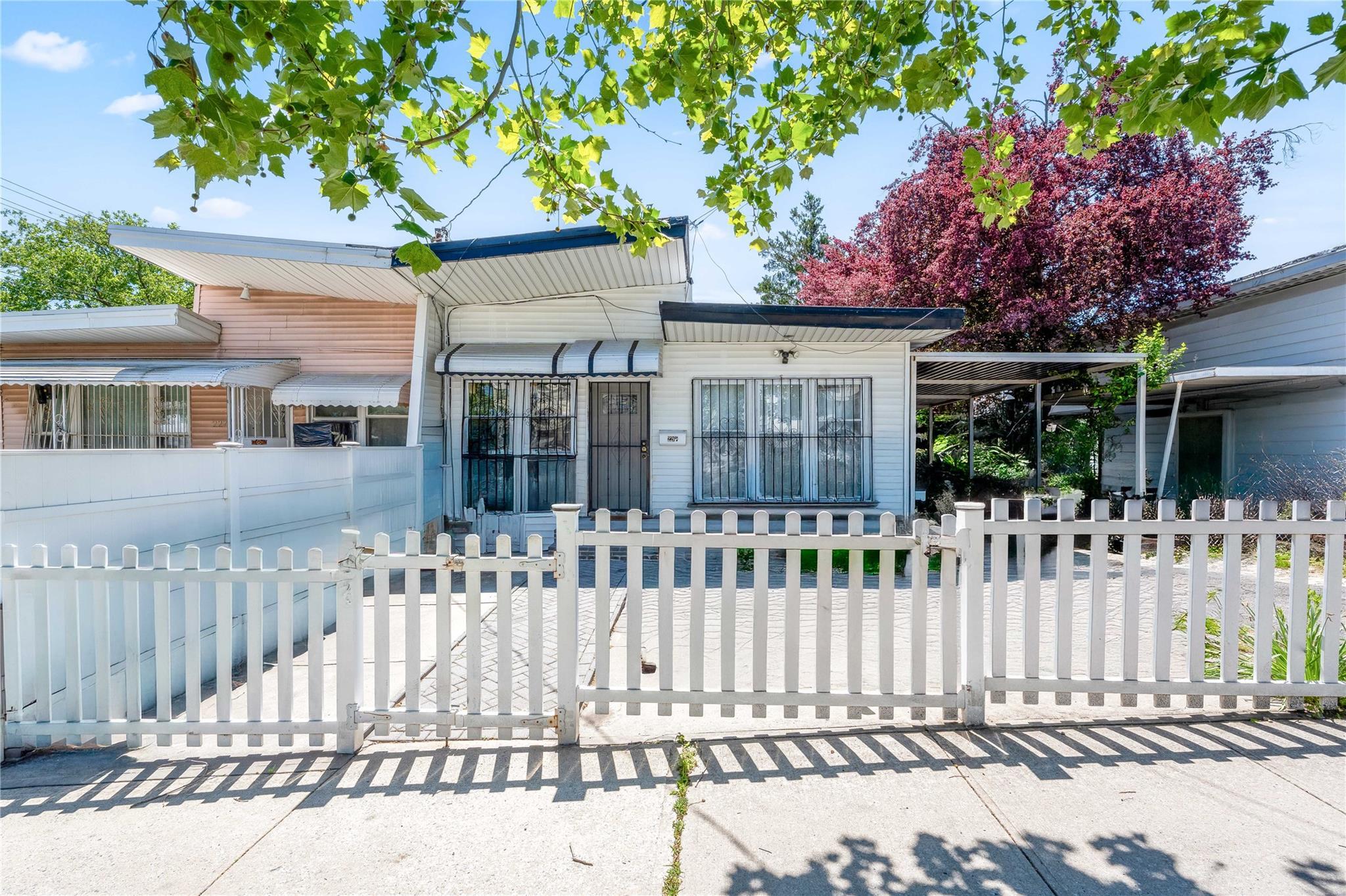 Property Photo: 2268 Homer Avenue NY 10473