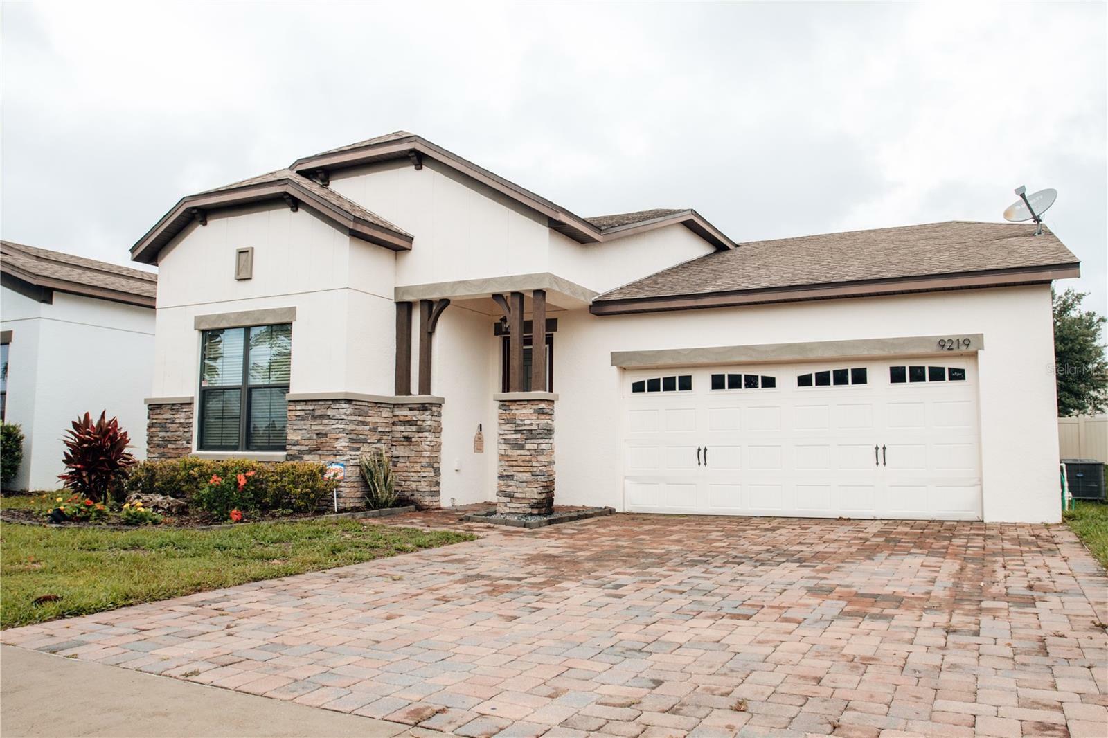 Property Photo: 9219 Chandler Drive FL 34736