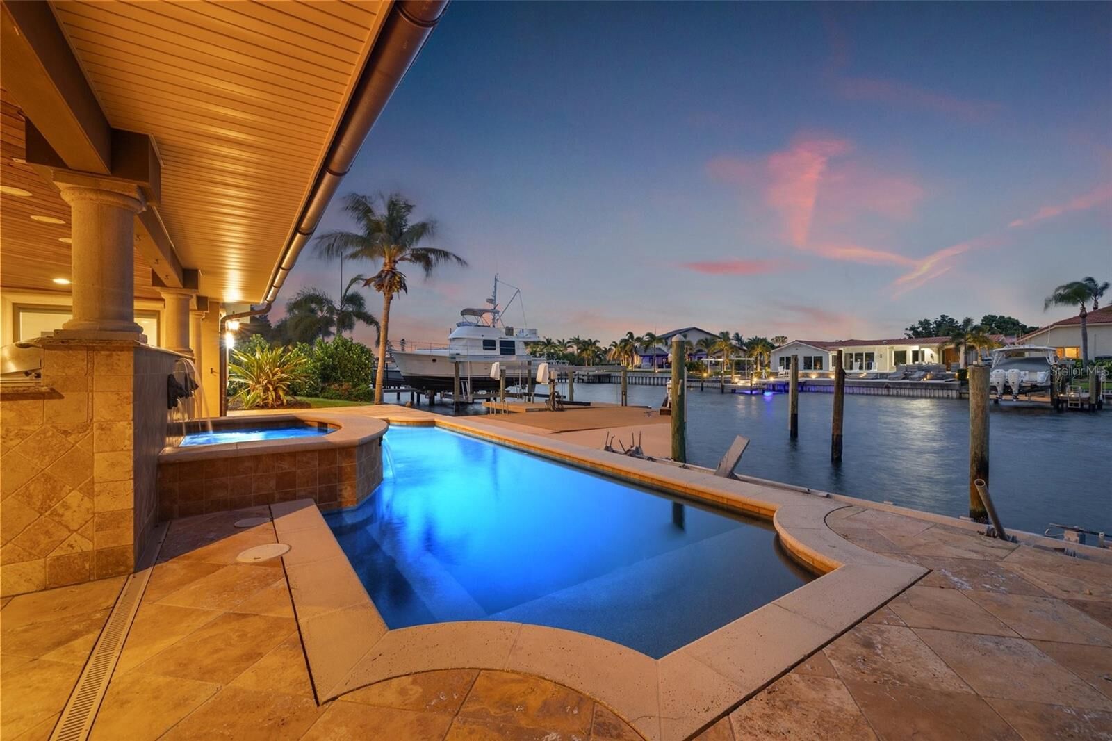 Property Photo:  1931 Kentucky Avenue NE  FL 33703 
