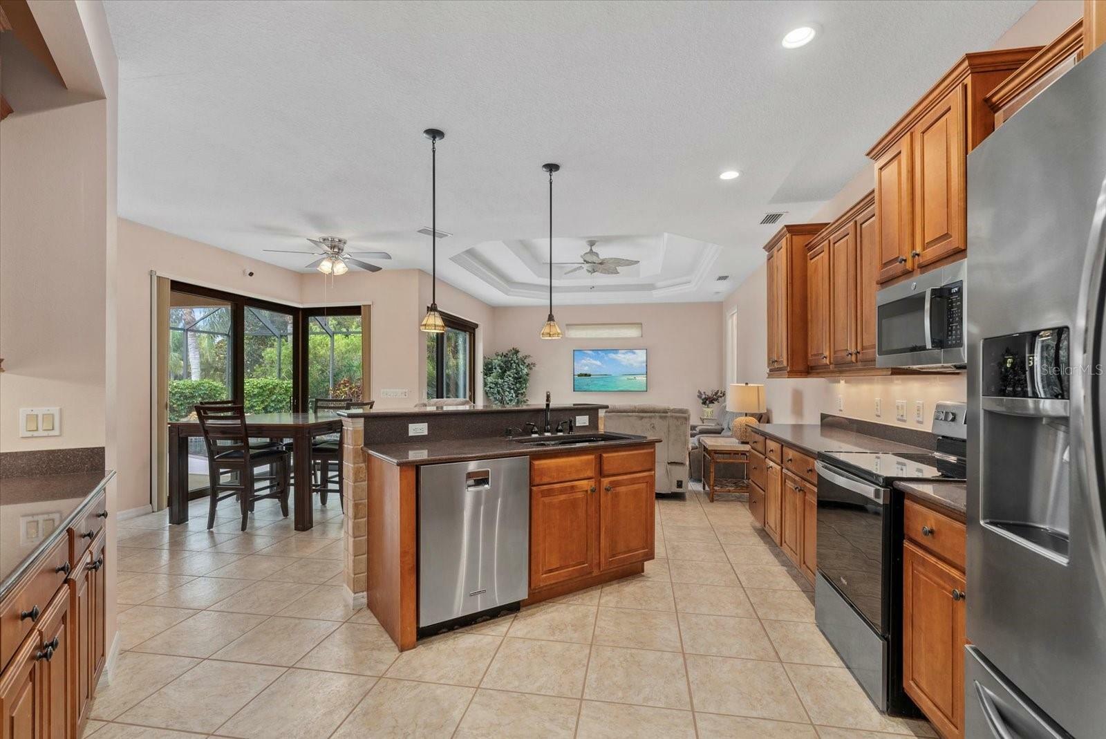 Property Photo: 6528 Coopers Hawk Court FL 34202