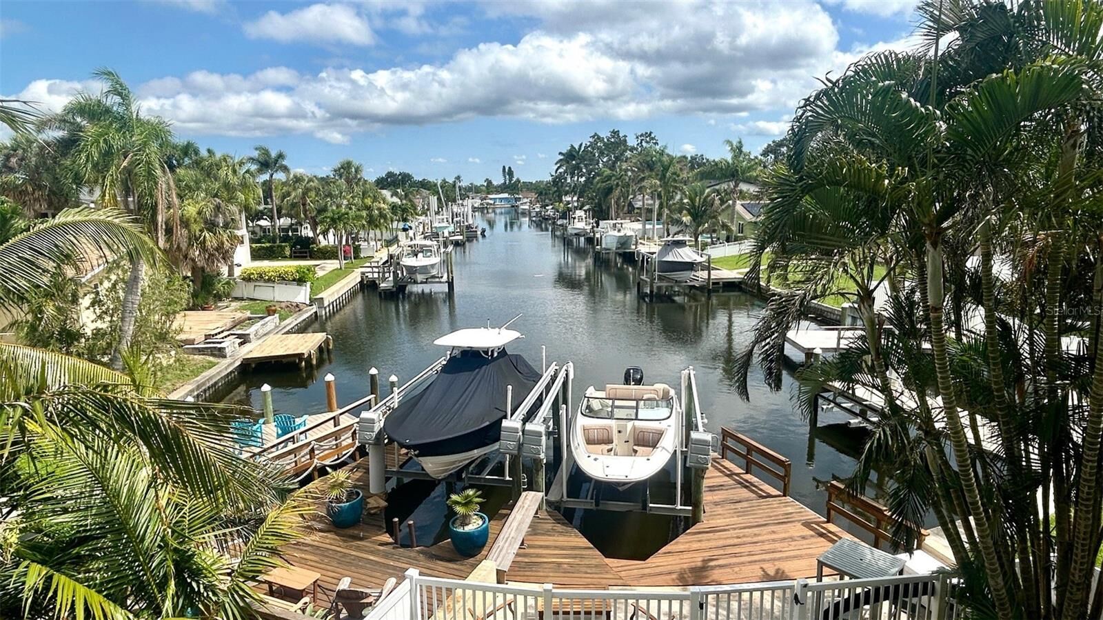 Property Photo:  1427 40th Avenue NE  FL 33703 