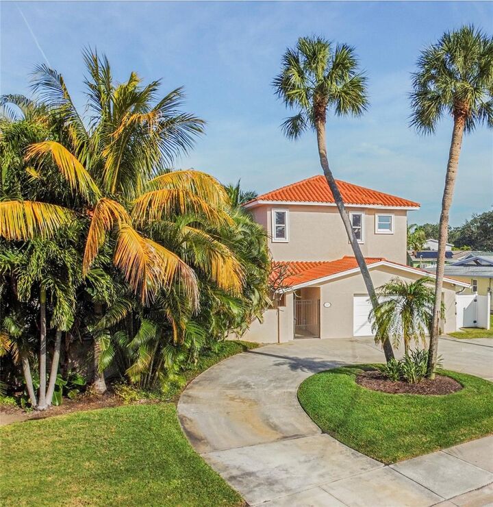 1427 40th Avenue NE  St Petersburg FL 33703 photo