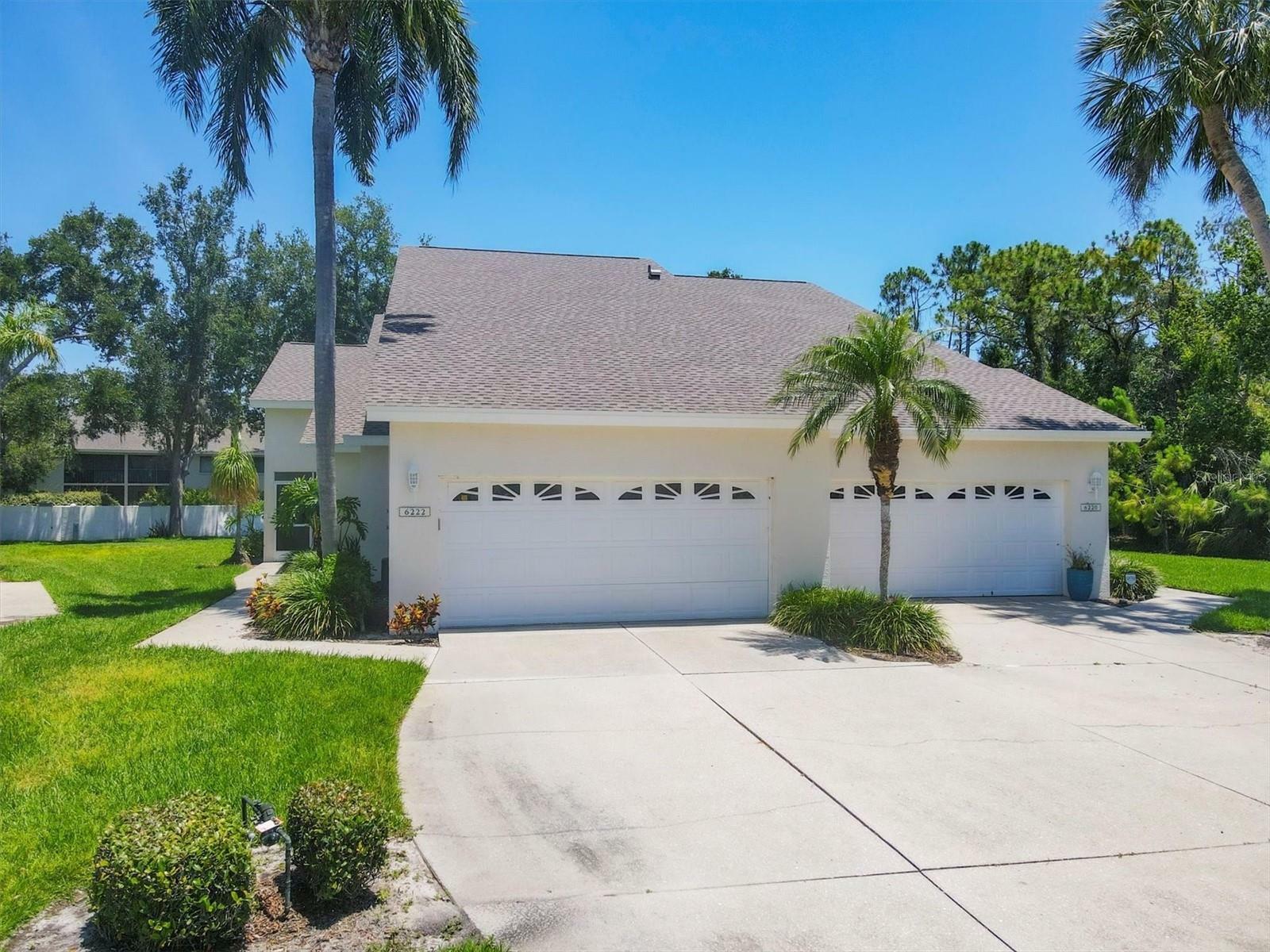 Property Photo: 6222 Country Club Way FL 34243