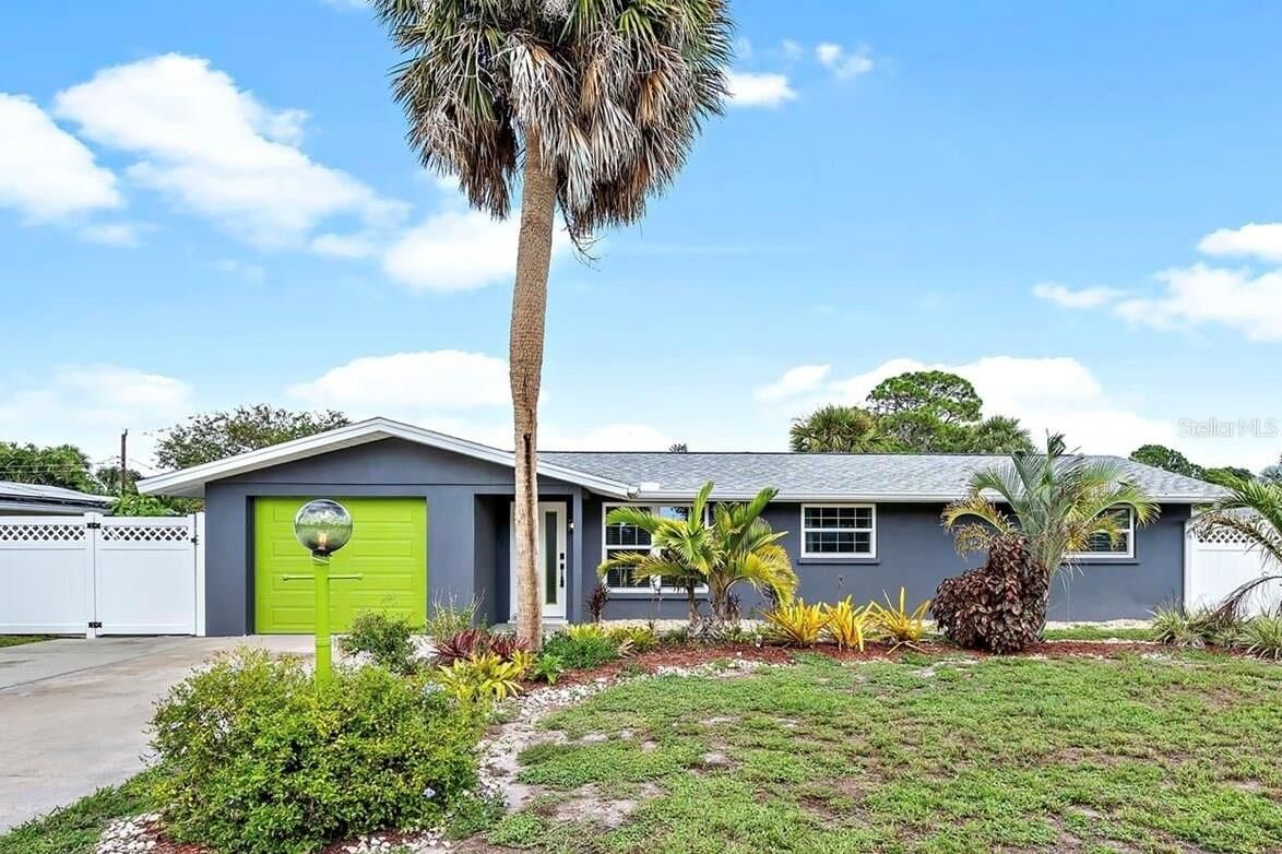 Property Photo: 7355 Cass Circle FL 34231