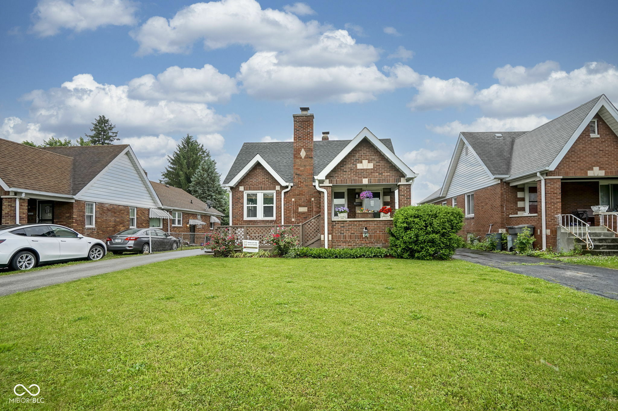 Property Photo: 5435 E 10th Street IN 46219