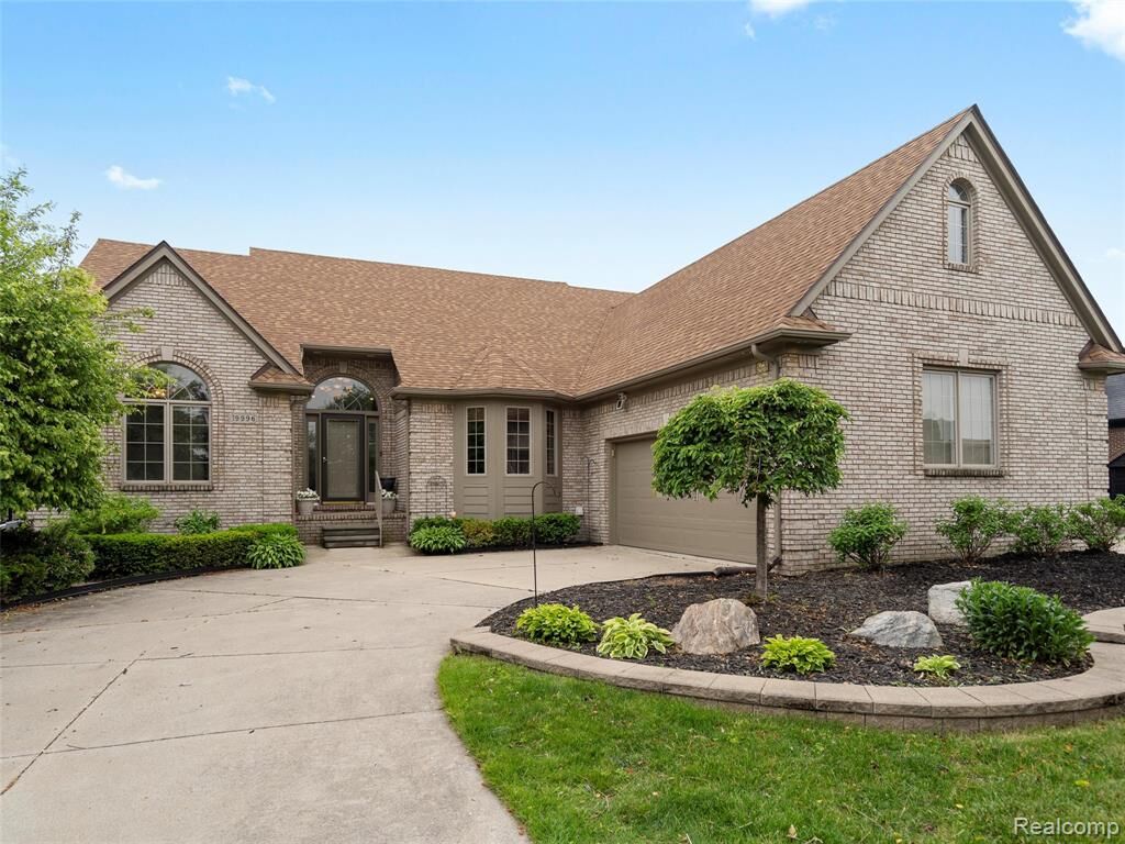 Property Photo:  19996 Devonshire Lane  MI 48044 5770 