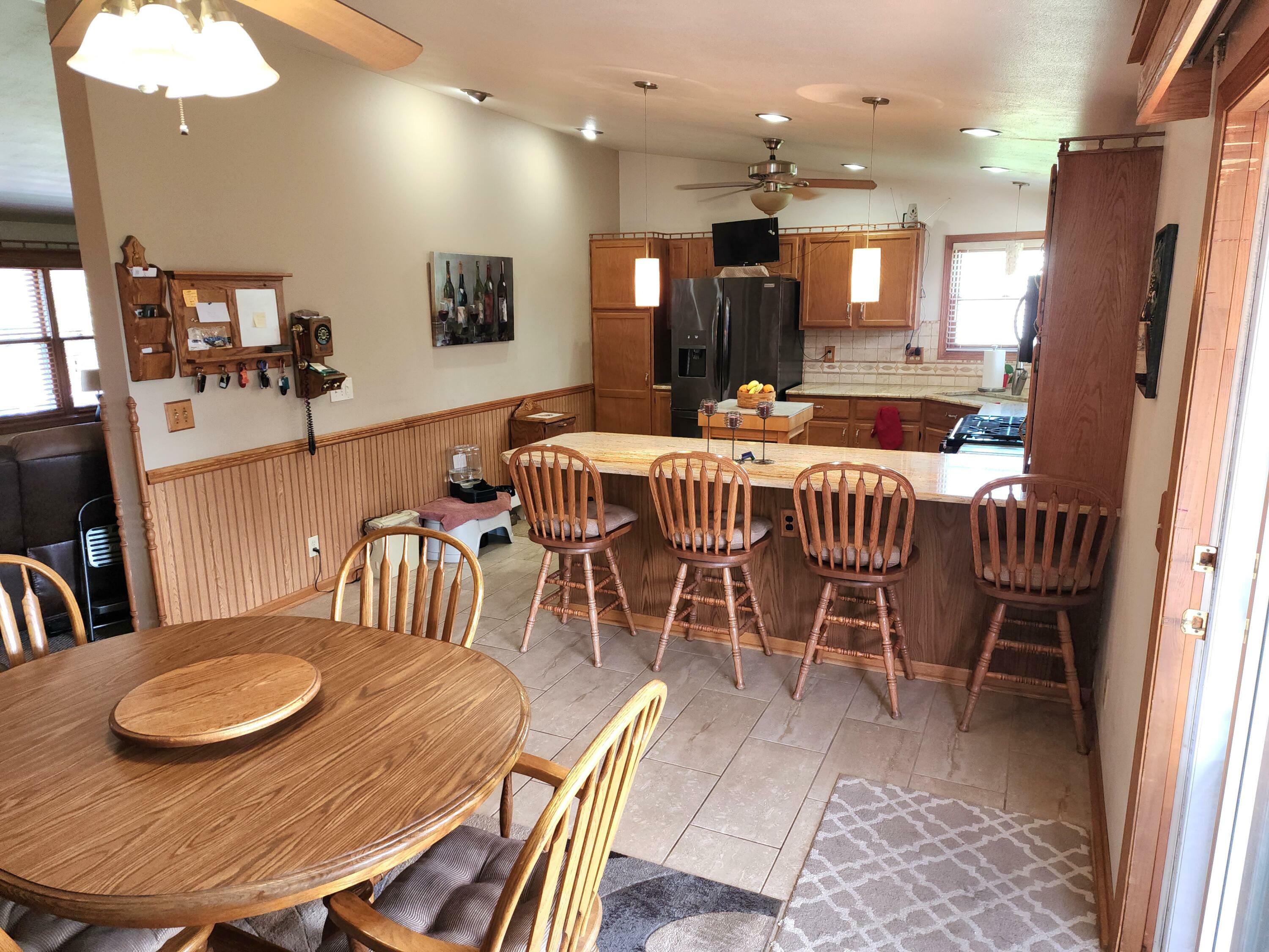 Property Photo: 28835 Oak Hill Ln WI 53185